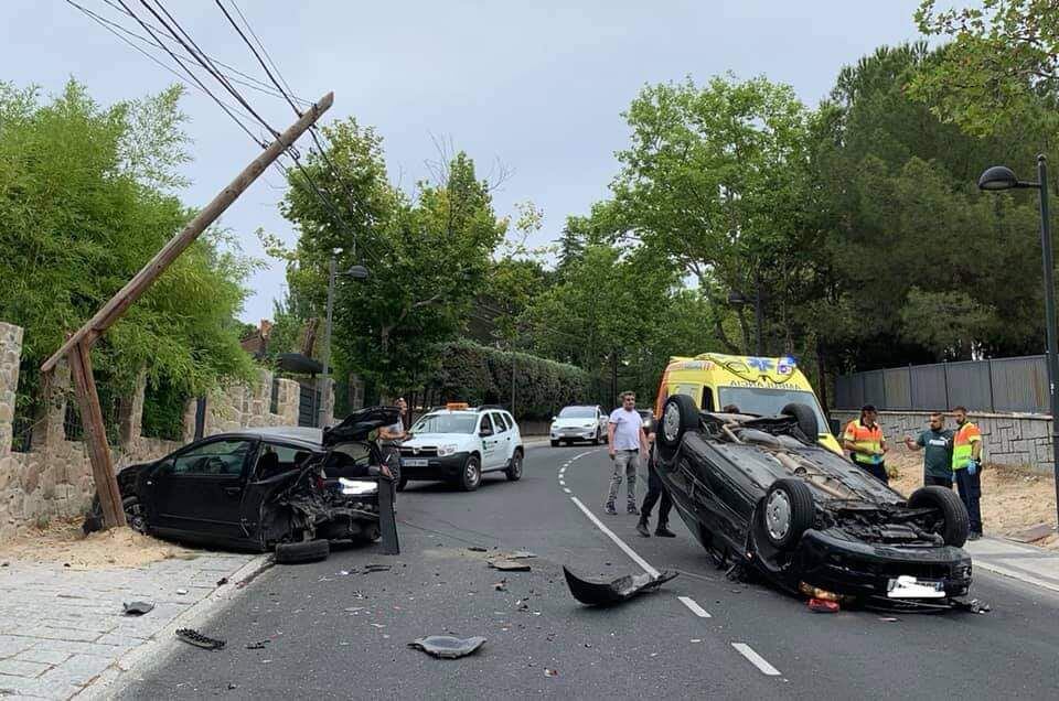 Un accidente de tráfico en la calle Playa de Formentor provocado por exceso de velocidad