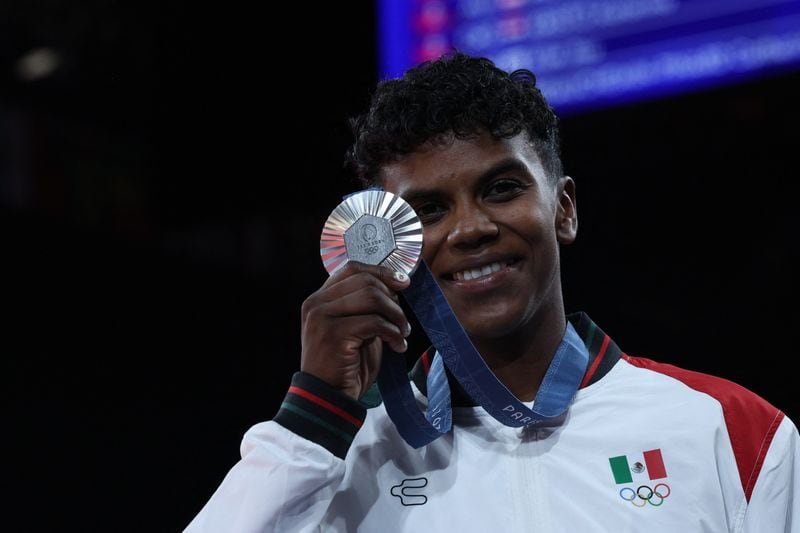 Prisca Awiti Alcaraz de México celebra su medalla de plata en la competencia de judo de menos de 63 kilos durante los Juegos Olímpicos de París, en el el estadio Campo de Marte, París, Francia. 30 de julio de 2024. REUTERS/Kim Kyung-Hoon - UP1EK7U1BOMGK