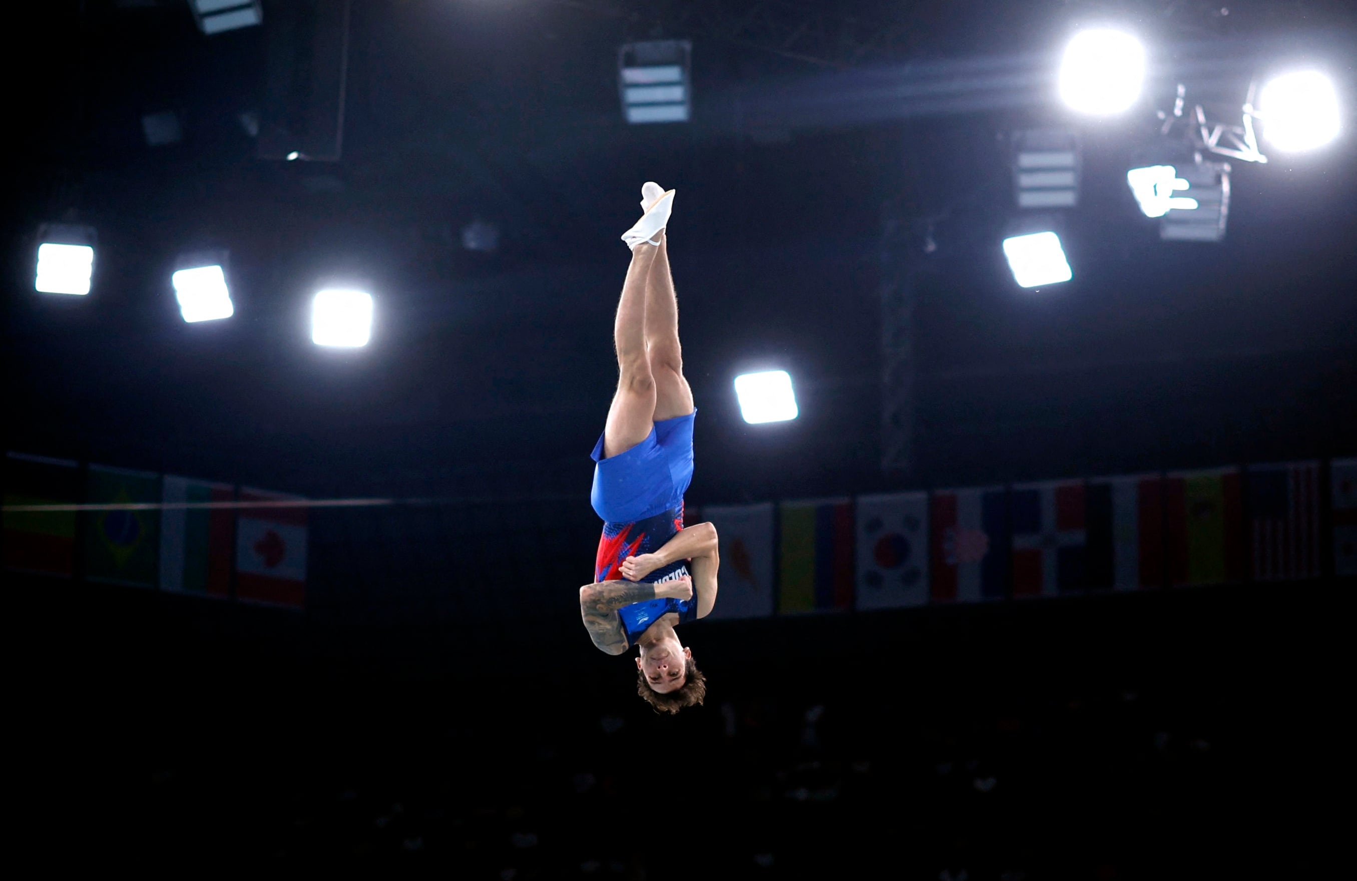 En acción Ángel Hernández en su primer turno en la clasificación en trampolín en París 2024 - crédito Amanda Perobelli / REUTERS 