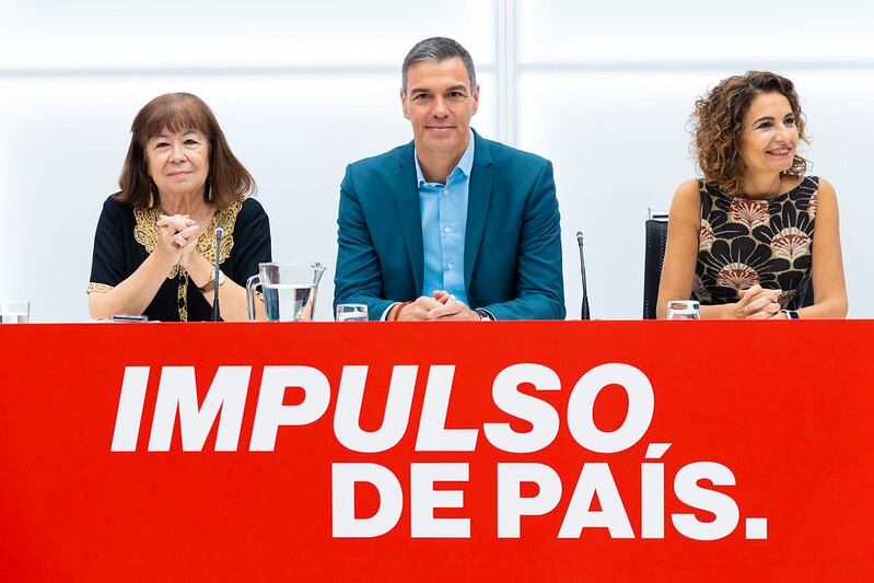 El presidente del Gobierno y secretario general del PSOE, Pedro Sánchez, preside la reunión de la Comisión Ejecutiva Federal en la sede Ferraz. (Eva Ercolanese/PSOE)