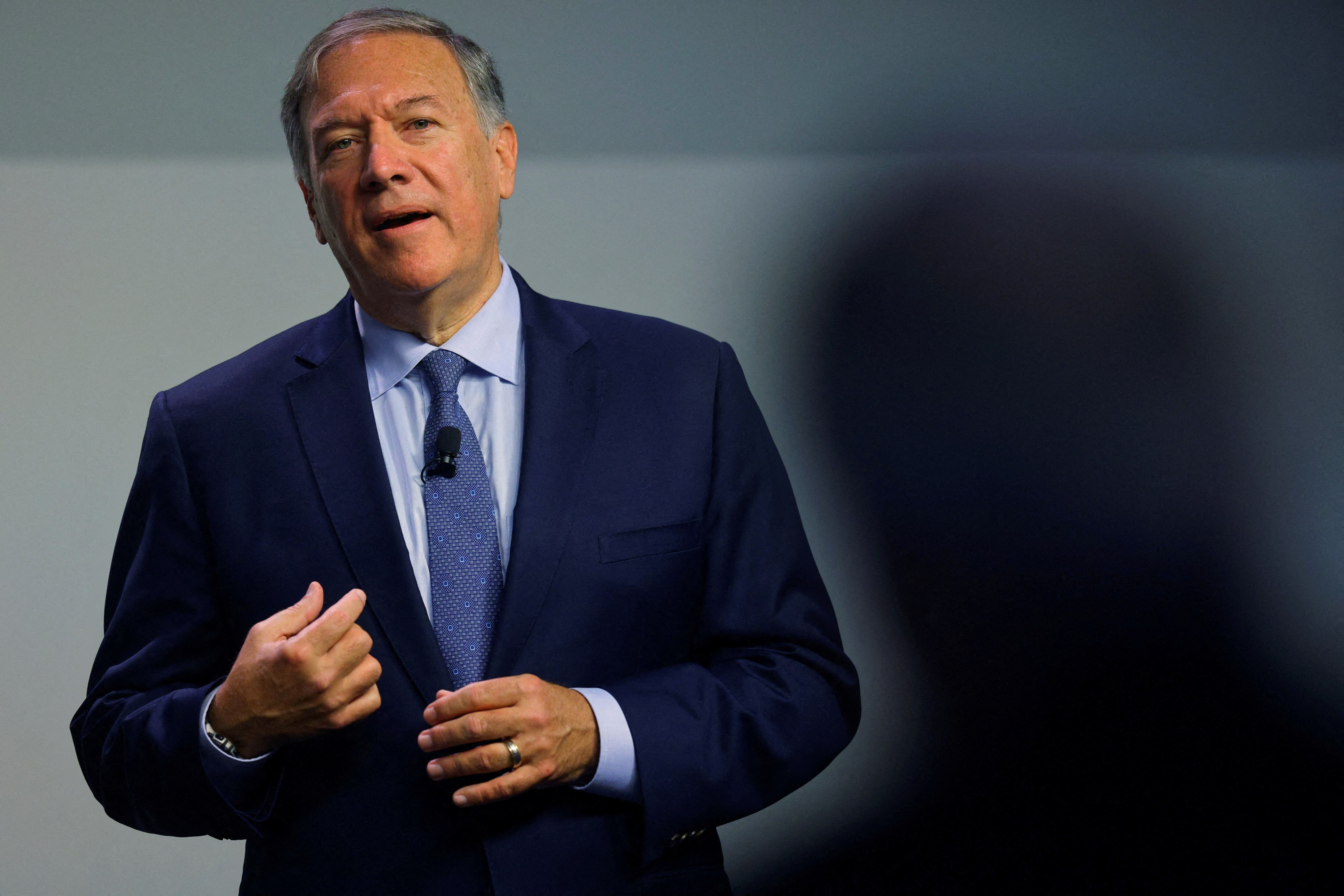 Mike Pompeo dijo que las reformas constitucionales de AMLO son "políticas cada vez más radicales".  (REUTERS/Brian Snyder/File Photo)