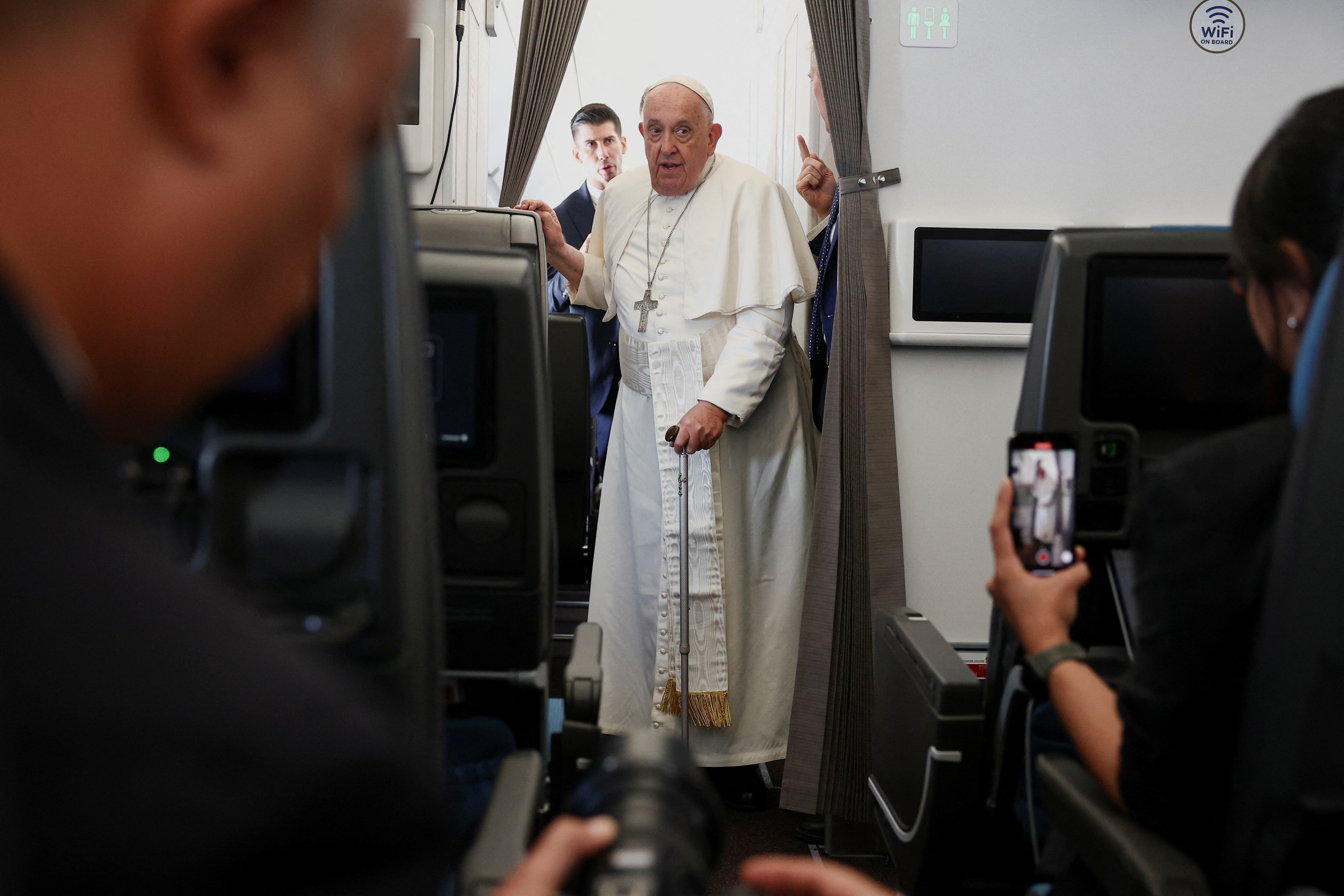 Francisco regresó a la Ciudad del Vaticano tras su viaje de 12 días por el Sudeste Asiático y Oceanía  (REUTERS/Guglielmo Mangiapane)