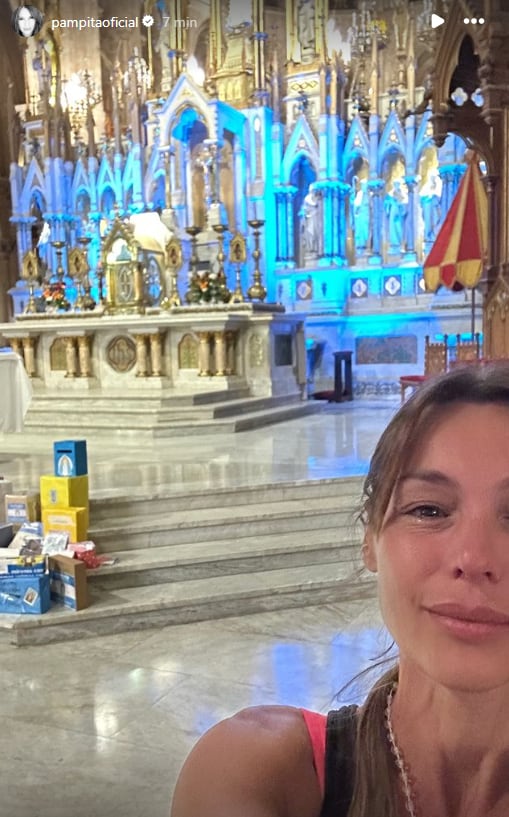 Pampita lloró al ver a la Virgen de Luján en su llegada tras la peregrinación: el conmovedor encuentro