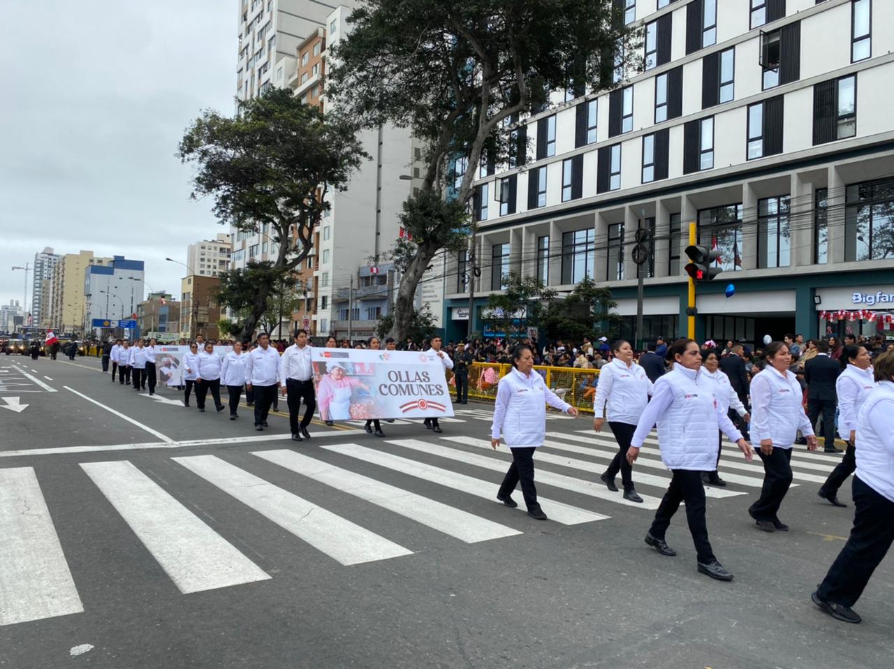 Gran desfile y Parada Militar en Perú por Fiestas Patrias | Infobae Perú / Clara Giraldo - Ricardo Mc Cubbin