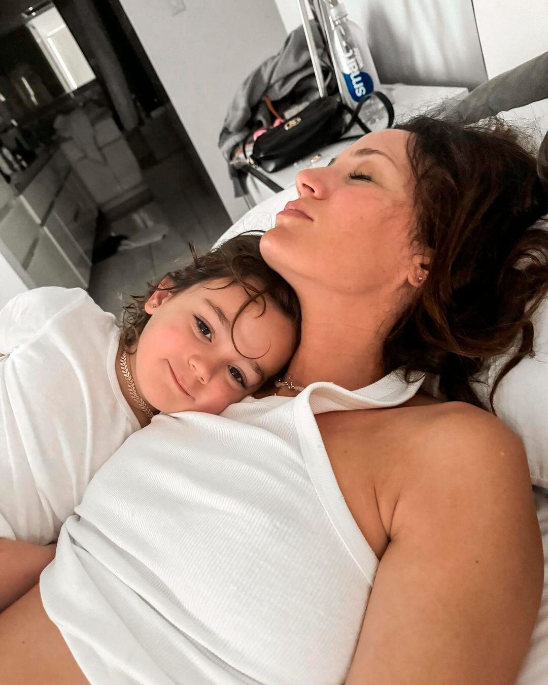 Las multitudinarias vacaciones de Paula Chaves, Brenda Gandini y Sabrina Rojas en Miami junto a sus hijos