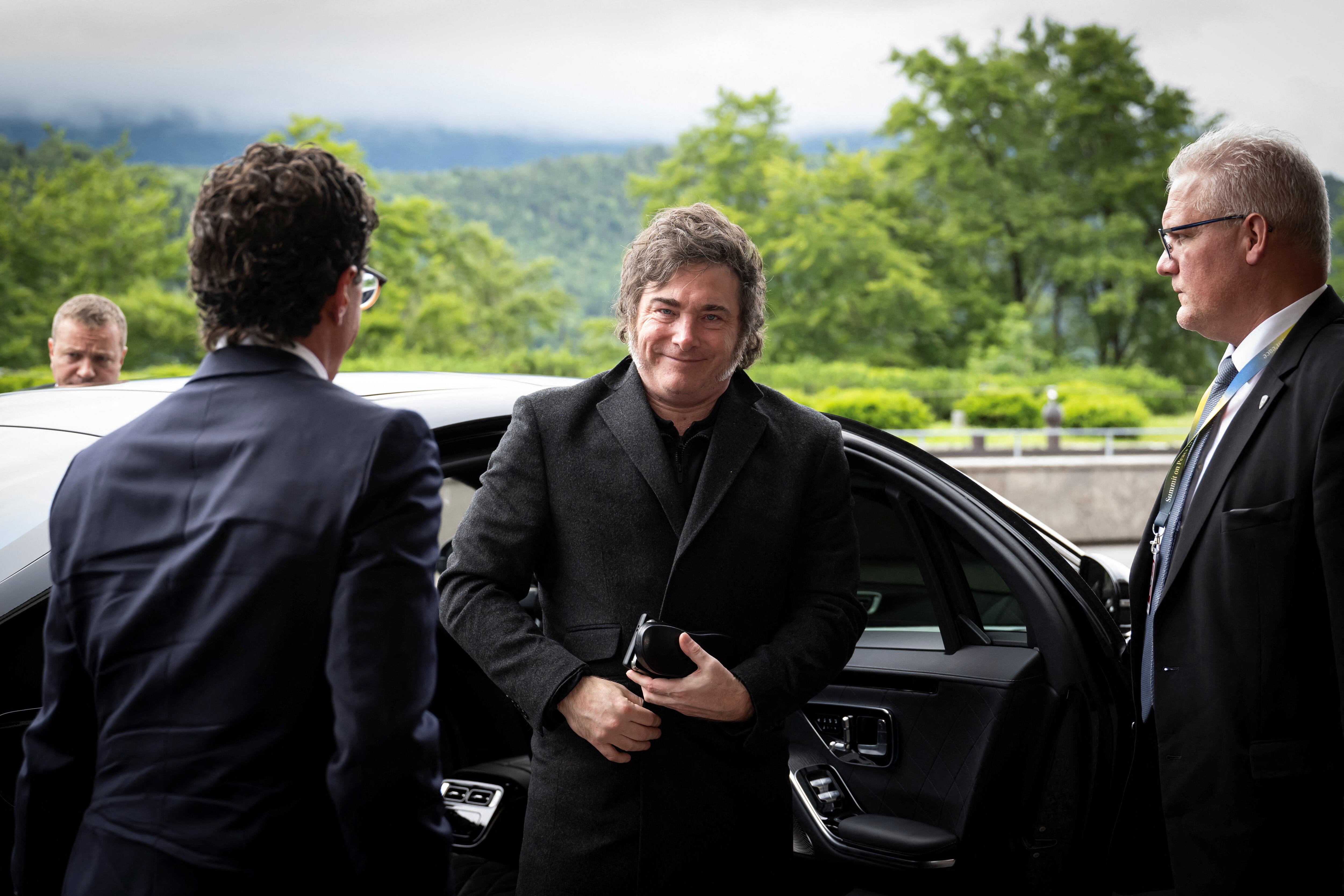 El presidente Javier Milei llega a la Cumbre por la Paz en Ucrania, en Stansstad, Suiza (URS FLUEELER/Pool via REUTERS)