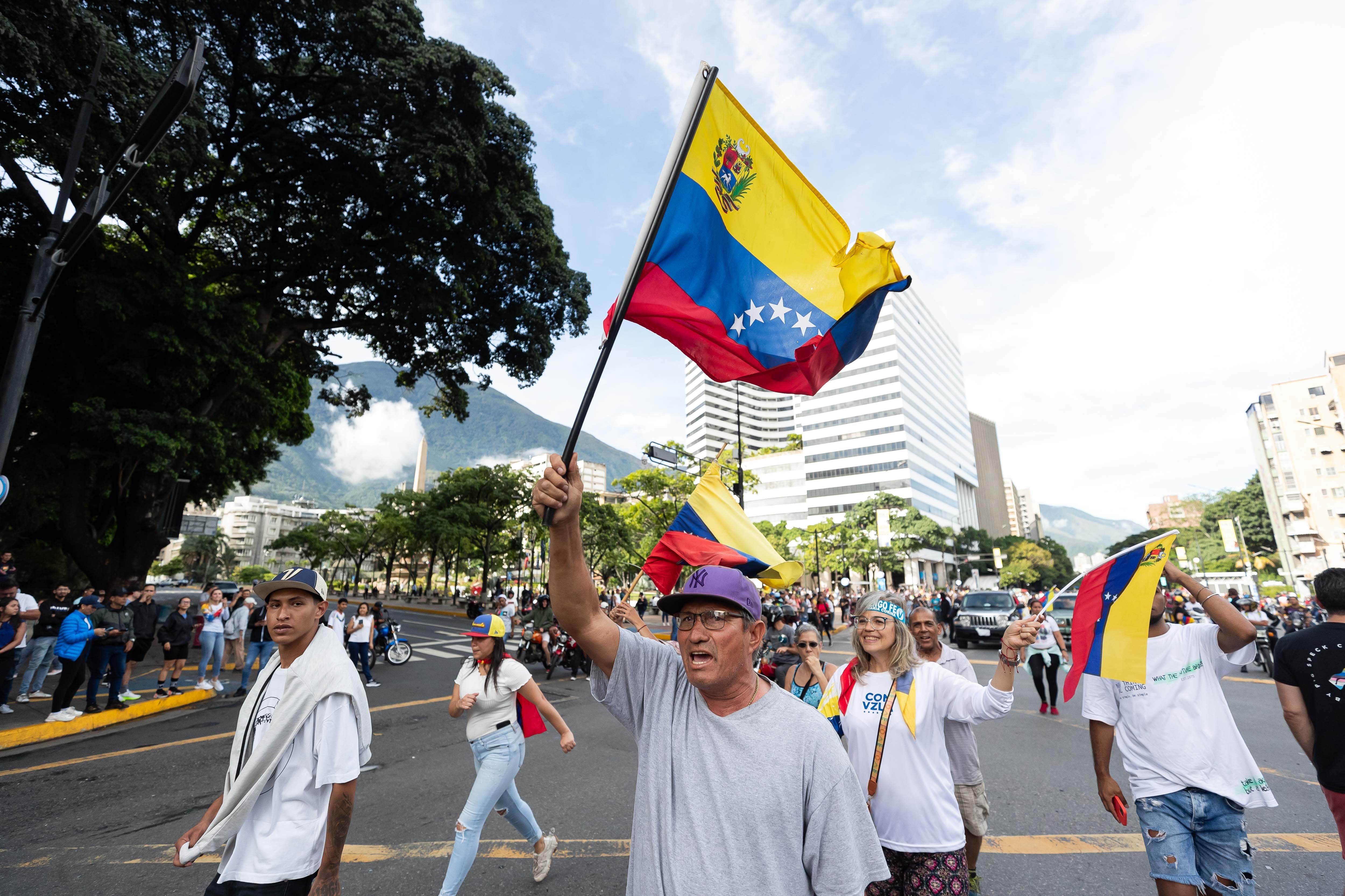 Continúan las protestas en las calles de Caracas tras la autoproclamación de Caracas (EFE) 