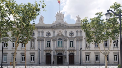 El Supremo avala que la Policía Local de Vigo reciba el plus de nocturnidad y festividad en los períodos de permiso retribuido: vacaciones, bajas laborales y días de libre disposición