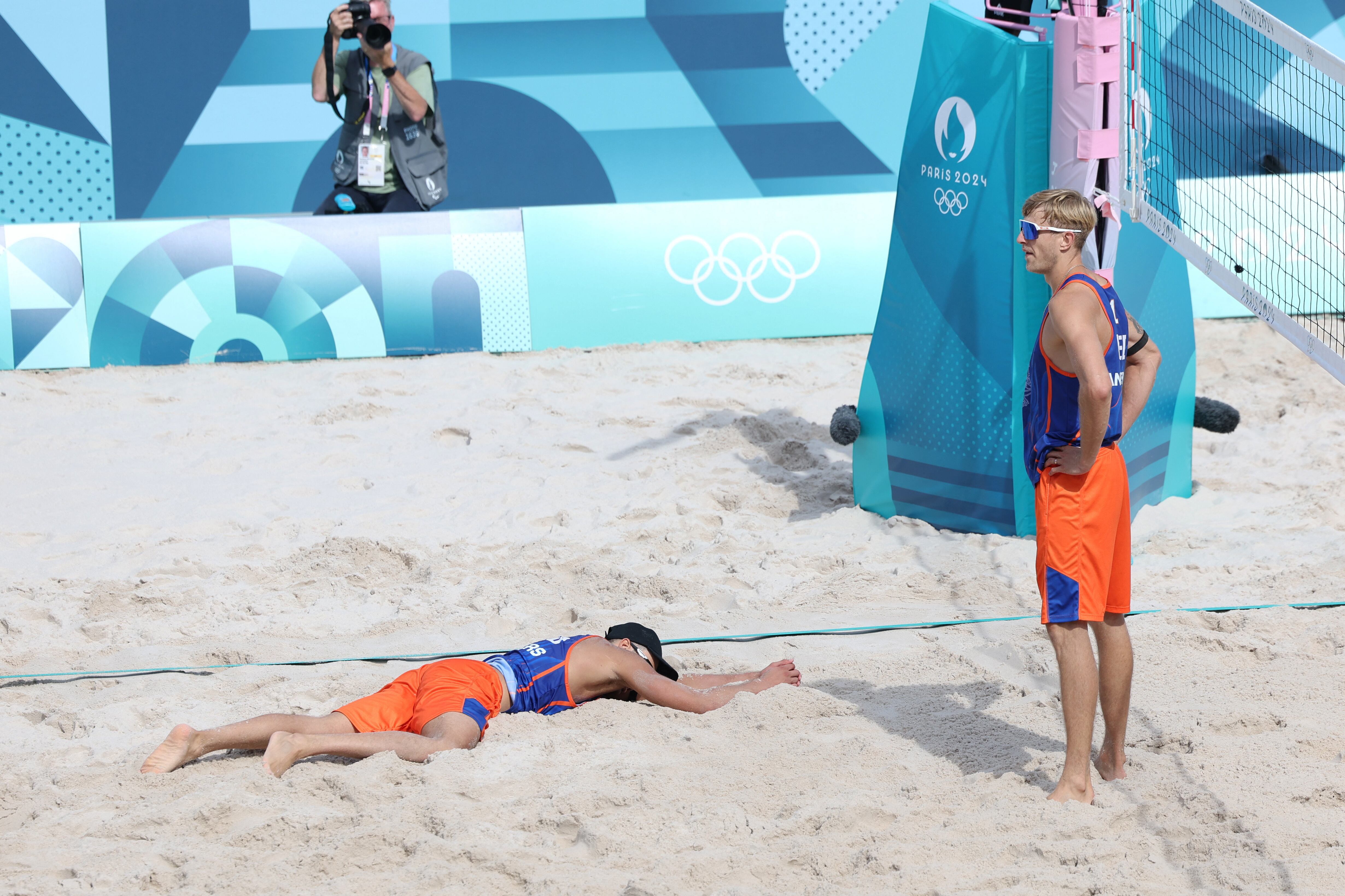 Dúo de vóley-playa neerlandés en París 2024 (Esa Alexander/REUTERS)