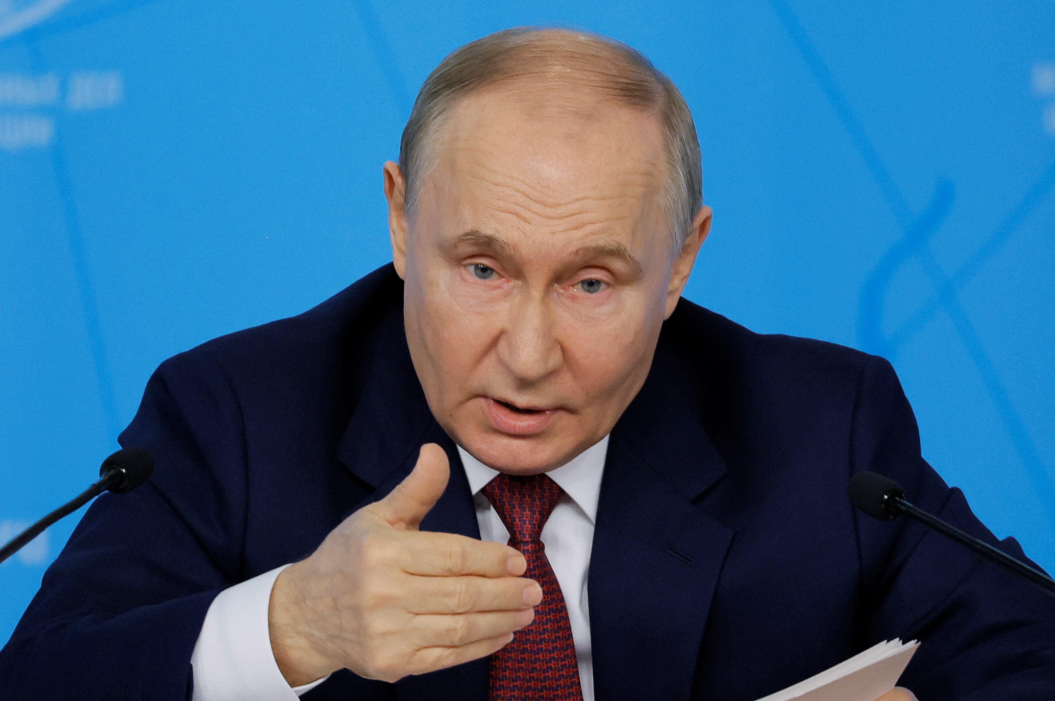 Putin reiteró este viernes las seis condiciones que pretende para comenzar con las negociaciones por una tregua con Ucrania (REUTERS) 