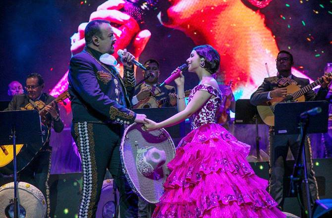 Pepe y Ángela Aguilar en Zacatecas