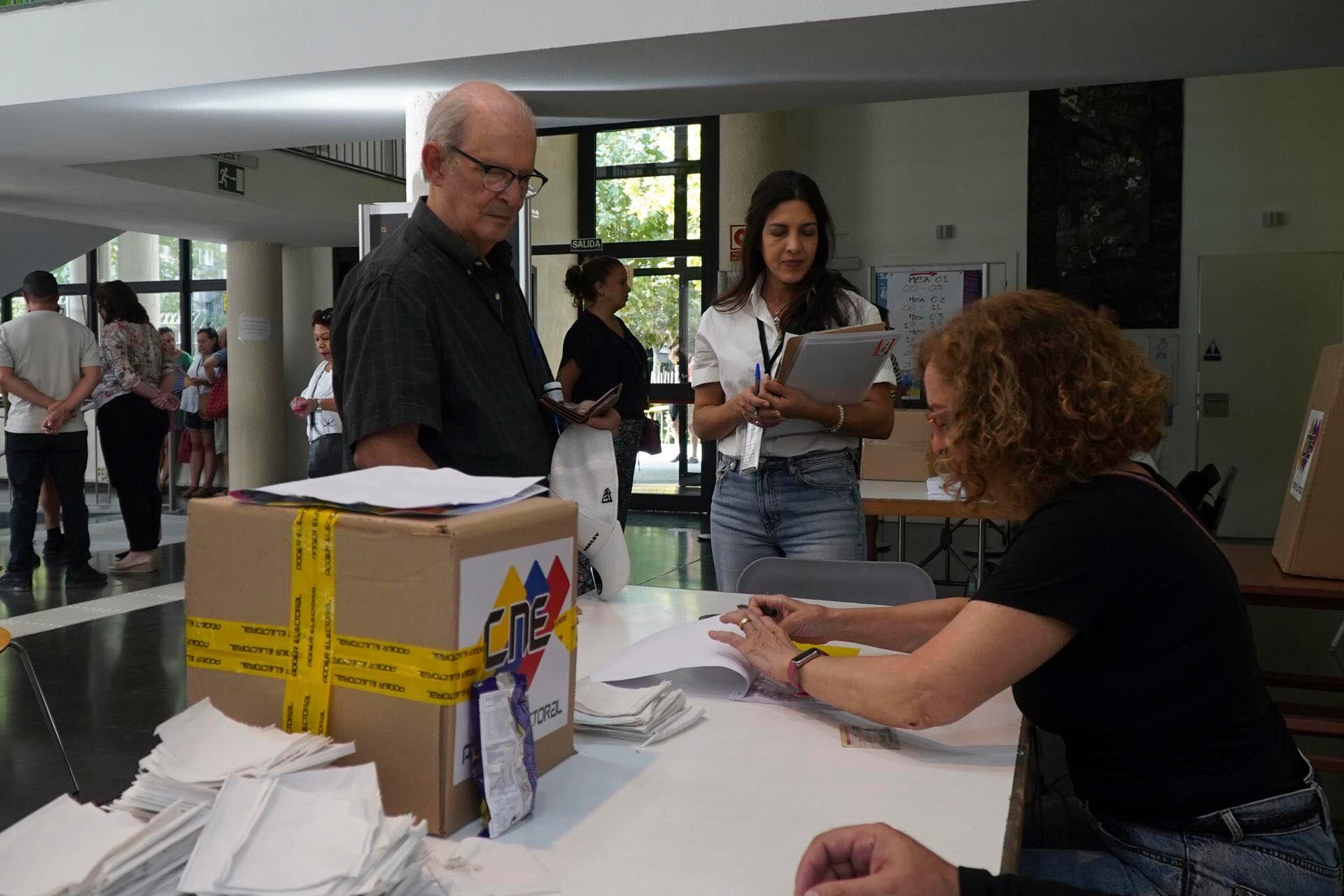 Elecciones presidenciales en Venezuela - Venezolanos votando en Madrid