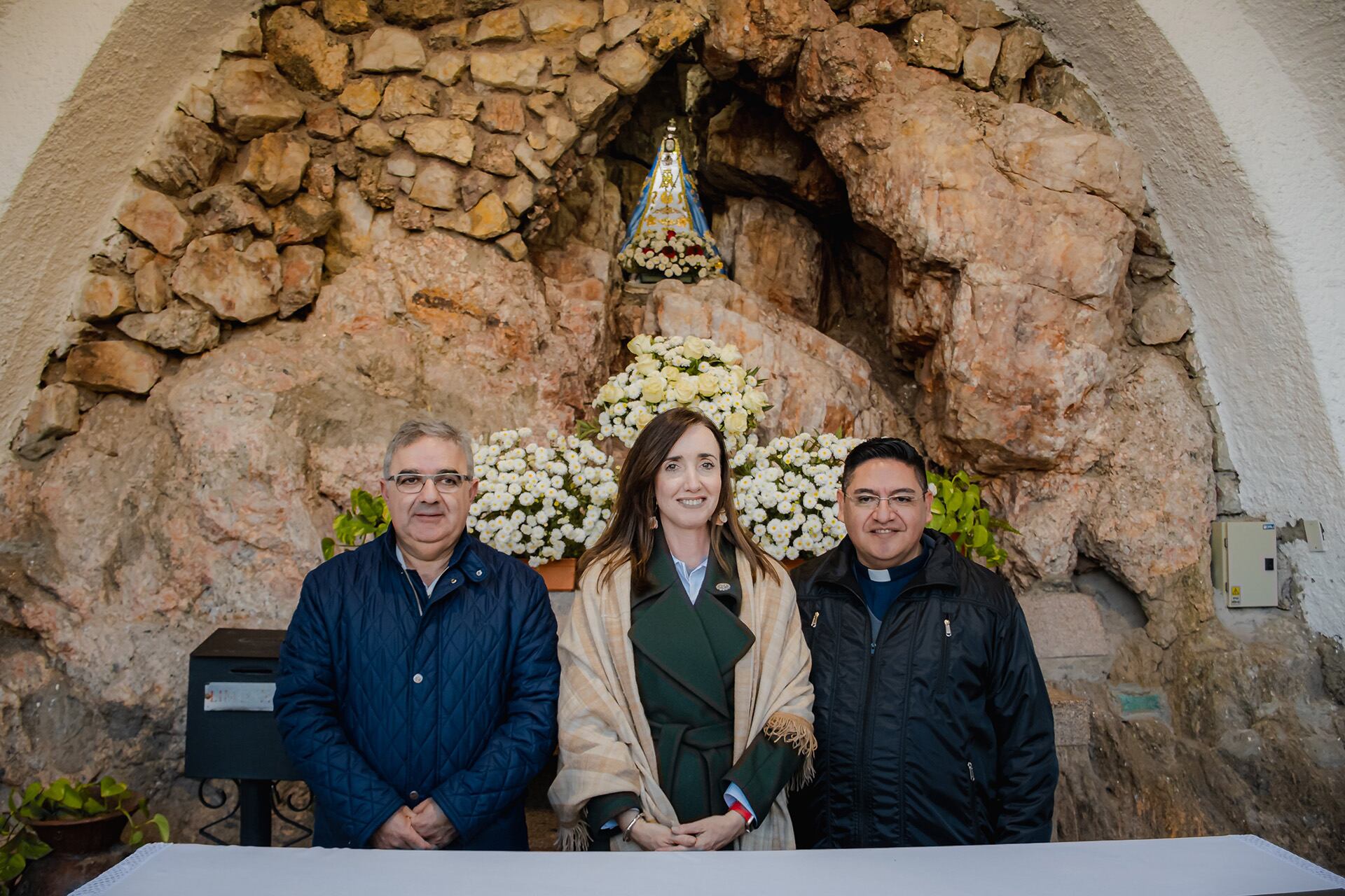 Villarruel en la Gruta de nuestra madre del Valle