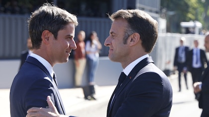 Macron aceptó la renuncia del primer ministro de Francia e insistió en la necesidad de armar una “coalición mayoritaria”