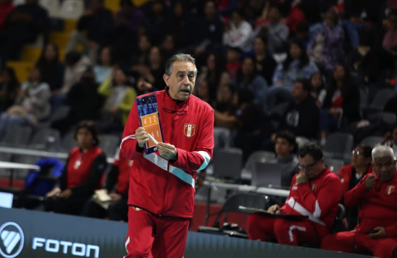 Antonio Rizola es el 'head coach' de la selección peruana sub 17 de vóley.