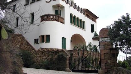 La única casa privada del Park Güell: una mansión modernista que cuesta 4 millones
