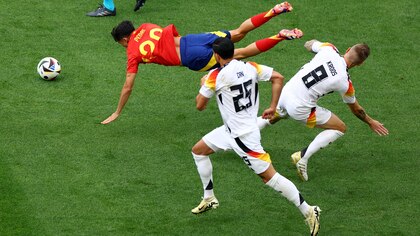 La patada de Toni Kroos que sacó de la cancha a Pedri a los 7 minutos del cruce España-Alemania por cuartos de final de la Eurocopa