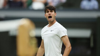Alcaraz sufre ante Tiafoe para colarse en los octavos de final de Wimbledon