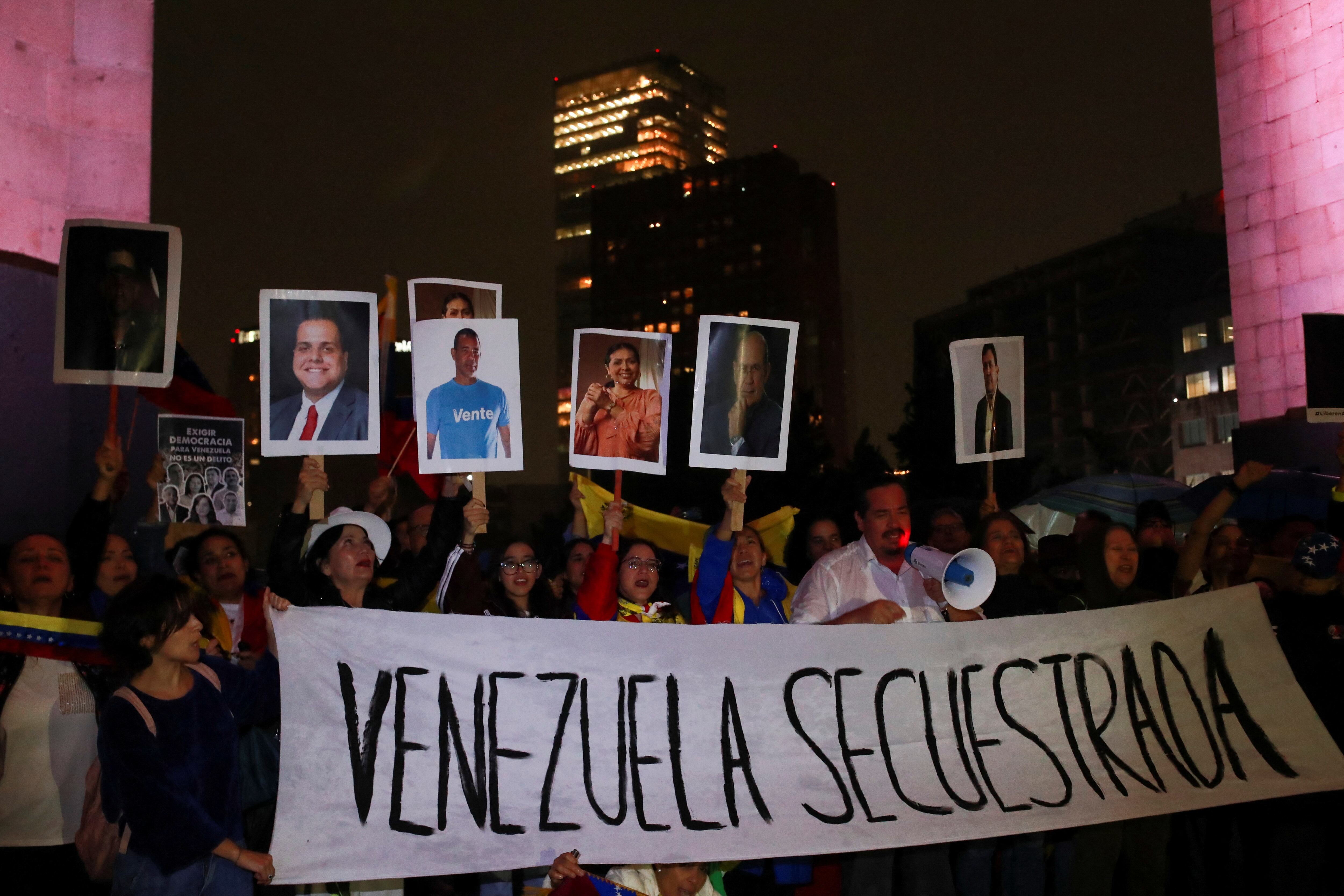 Venezolanos protestan en Ciudad de México contra el fraude electoral en su país (REUTERS/Henry Romero)