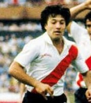 Fue campeón con River y se destacó en Boca: el Vasco Olarticoechea repasa su carrera y analiza el Superclásico