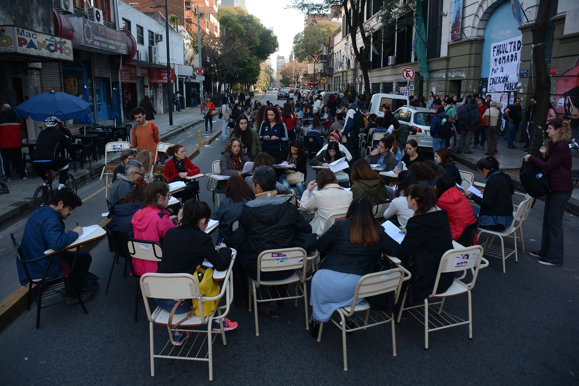 Los estudiantes anunciaron que habrá clases públicas y abiertas durante este martes (Franco Fafasuli)