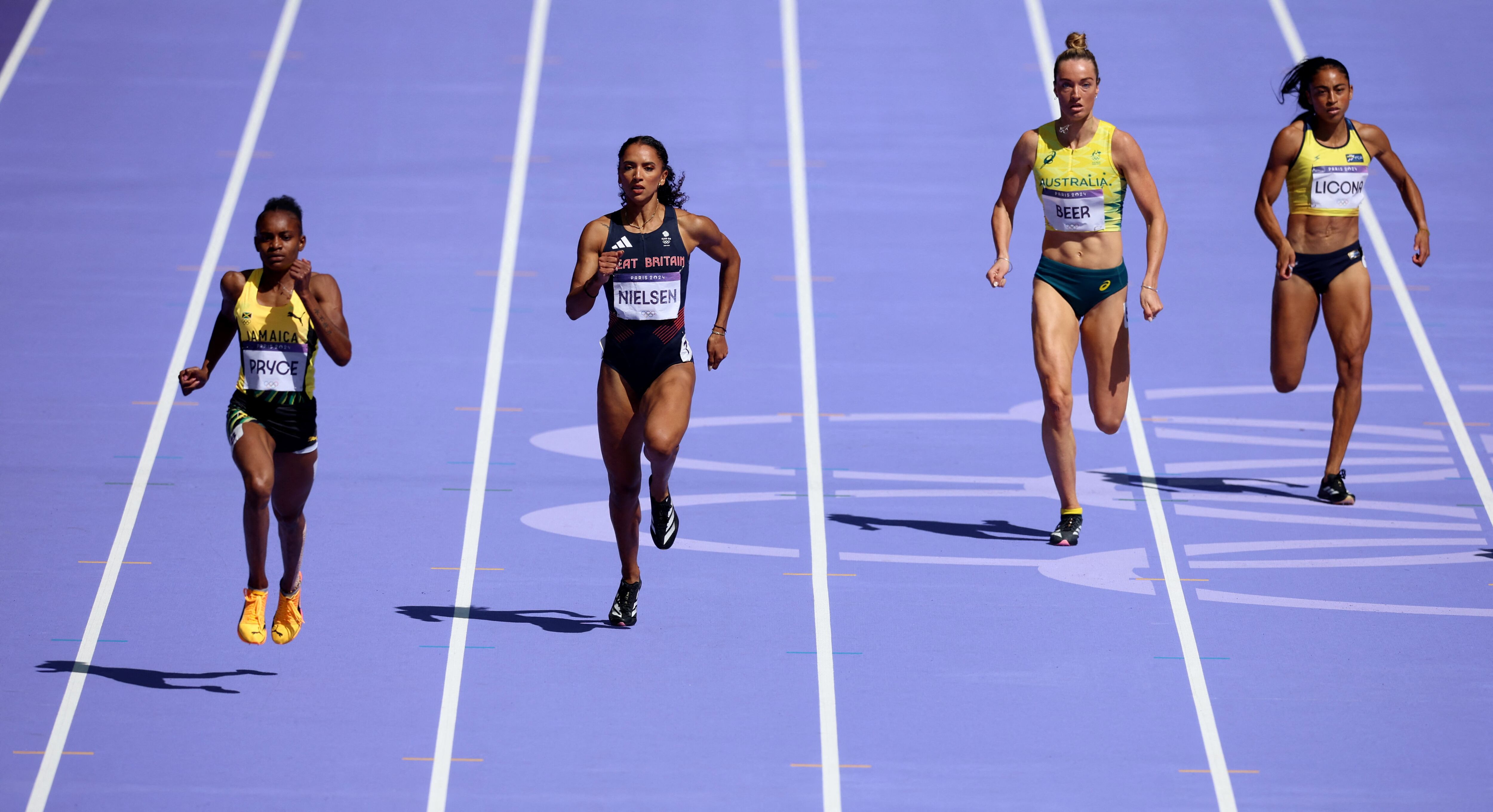 Paris 2024 Olympics - Athletics - Women's 400m Round 1 - Stade de France, Saint-Denis, France - August 05, 2024. Nickisha Pryce of Jamaica in action before going on to win heat 2 ahead of Laviai Nielsen of Britain, Ellie Beer of Australia and Lina Esther Licona Torres of Colombia REUTERS/Phil Noble