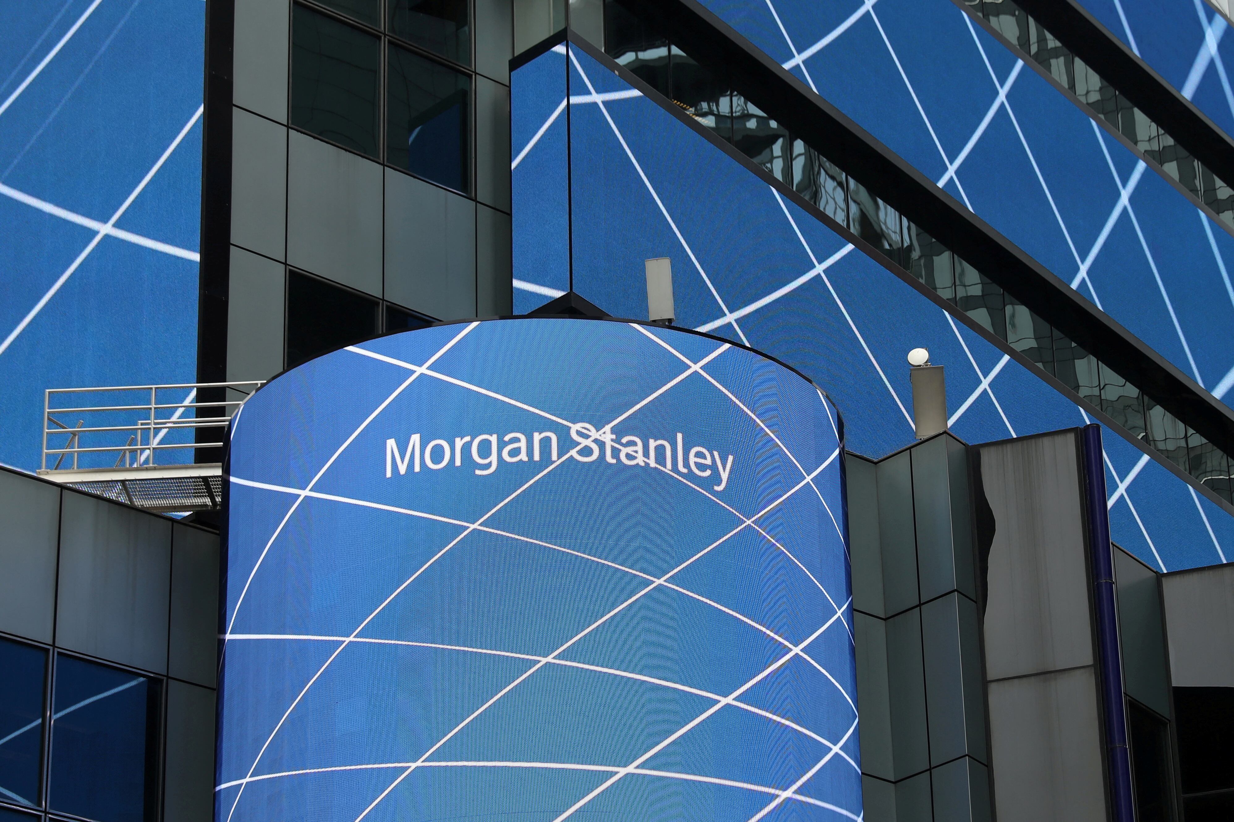 Morgan Stanley proyecta el regreso de las tasas positivas para el próximo año (REUTERS/Shannon Stapleton/File Photo)