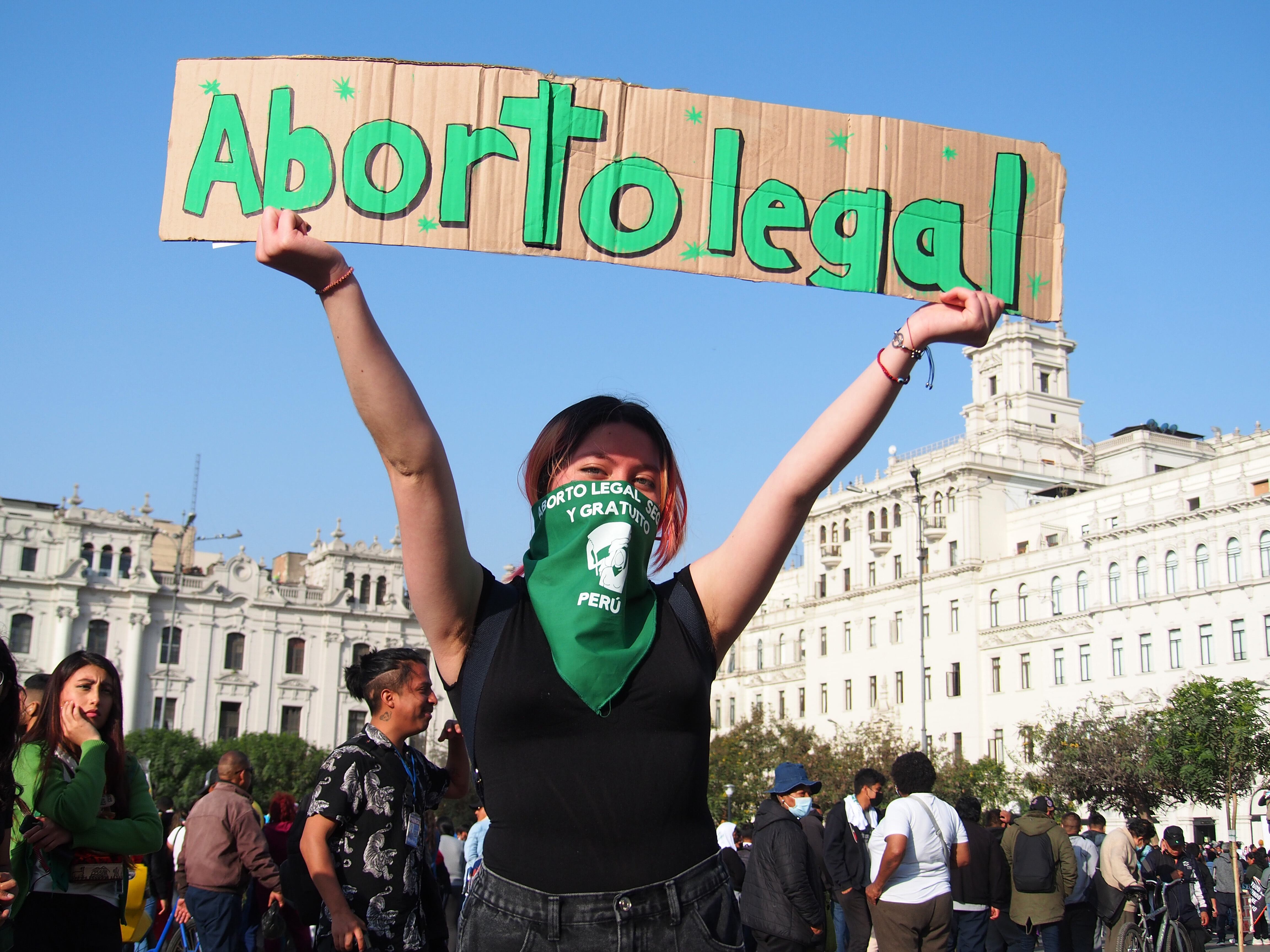 28/09/2022 September 28, 2022, Lima, Peru: 'Legal Abortion' can be read on a banner when hundreds of women, wearing green scarf, carry out a demonstration demanding ''Legal, safe and free abortion'' in Peru, as part of the comprehensive health of girls, adolescents, women, and anyone with the possibility of gestating. Abortion in Peru, a conservative country, is illegal and punishable.
SOCIEDAD 
Europa Press/Contacto/Carlos Garcia Granthon
