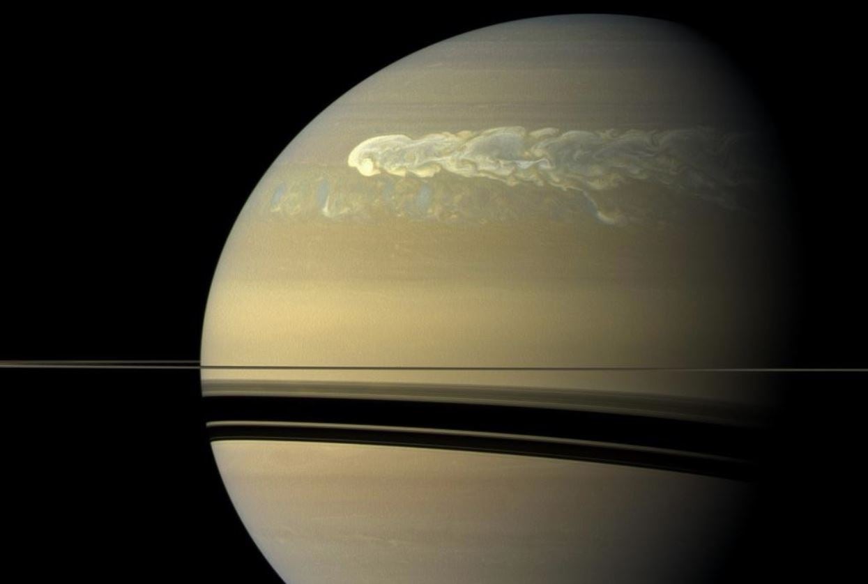 Saturno muestra un gran desequilibrio energético, lo que explica sus impresionantes tormentas (NASA/JPL/SPACE SCIENCE INSTITUTE) 