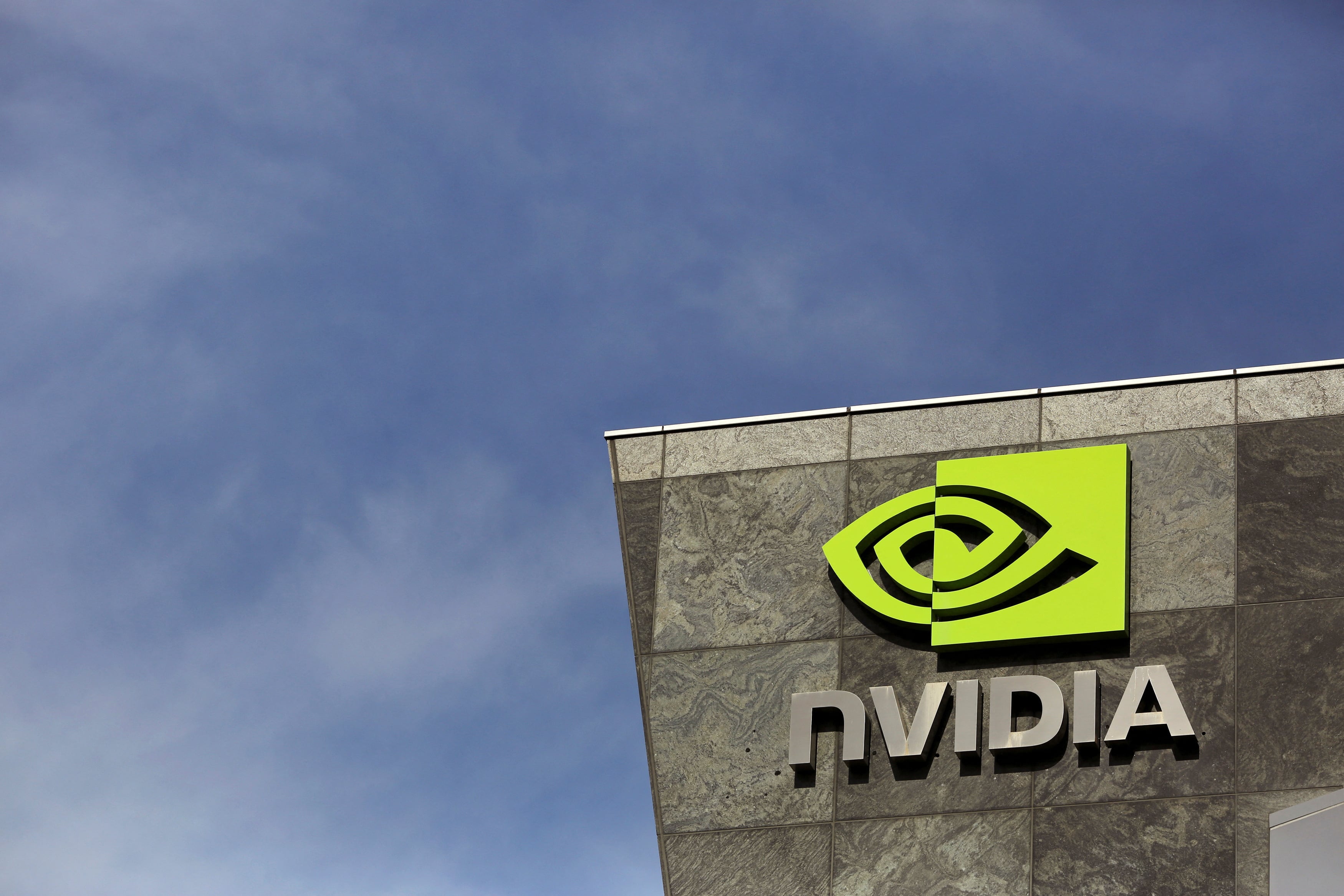 Esta nueva tecnología de NVIDIA le permitirá a los fabricantes probar diseños con mayor precisión, antes de lanzaros al mercado. (REUTERS/Robert Galbraith/File Photo)