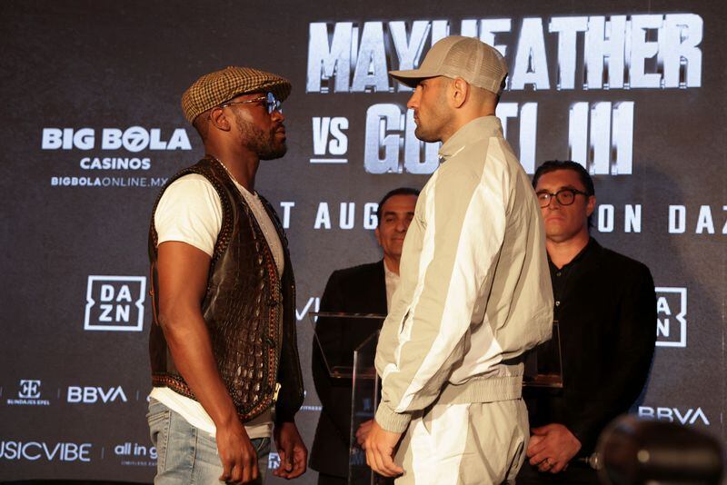 Foto de archivo de Floyd Mayweather Jr. y John Gotti III frente a frente en una conferencia de prensa. Hunt and Fish Club, Ciudad de Nueva York, EEUU. 1 de agosto de 2024.

(REUTERS/Kent J. Edwards)