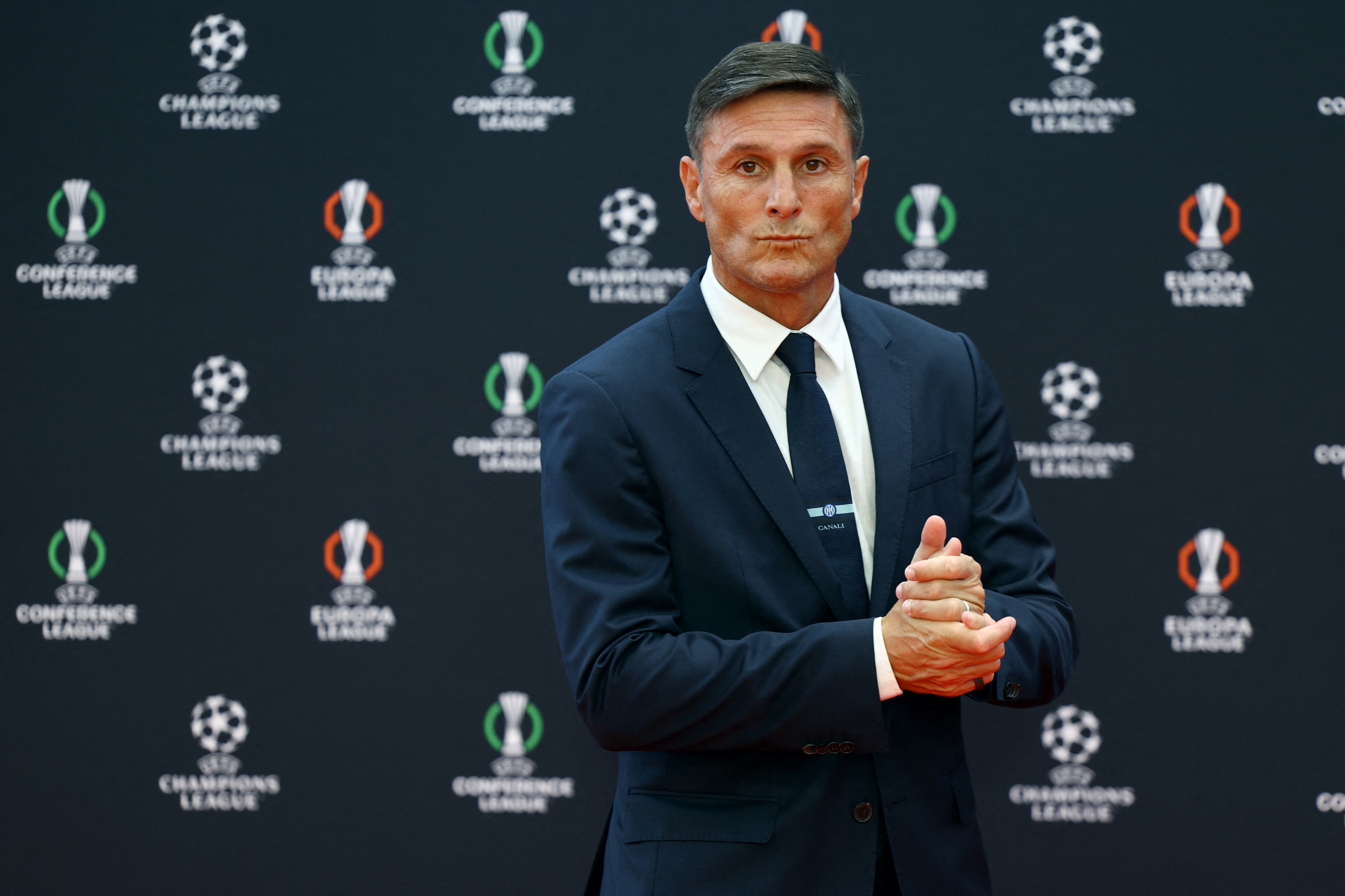 El vice presidente del Inter, Javier Zanetti, presente en el sorteo de la Champions League en Mónaco (REUTERS/Manon Cruz)