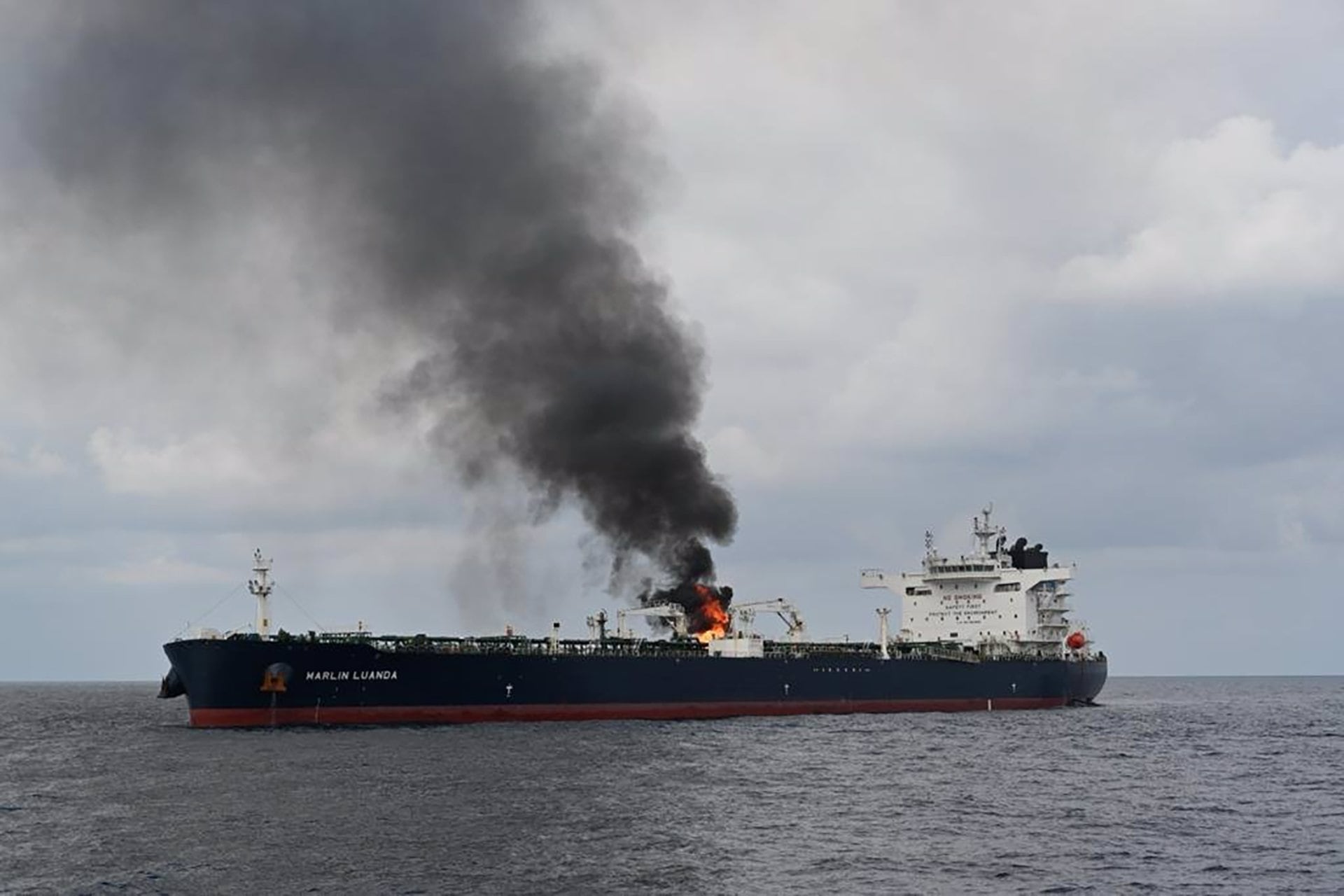 27/01/2024 27 de enero de 2024, Golfo de Adén, Yemen: El buque Marlin Luanda se incendió en el Golfo de Adén después de que, según informes, fue alcanzado por un misil antibuque disparado desde una zona controlada por los hutíes en Yemen.
POLÍTICA
Europa Press/Contacto/Marina de la India