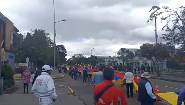 Tras pasar toda la mañana bloqueada la Av. Caracas, pasado el mediodía otra manifestación genera afectación en la calle 26 - crédito @BogotaTransito/X