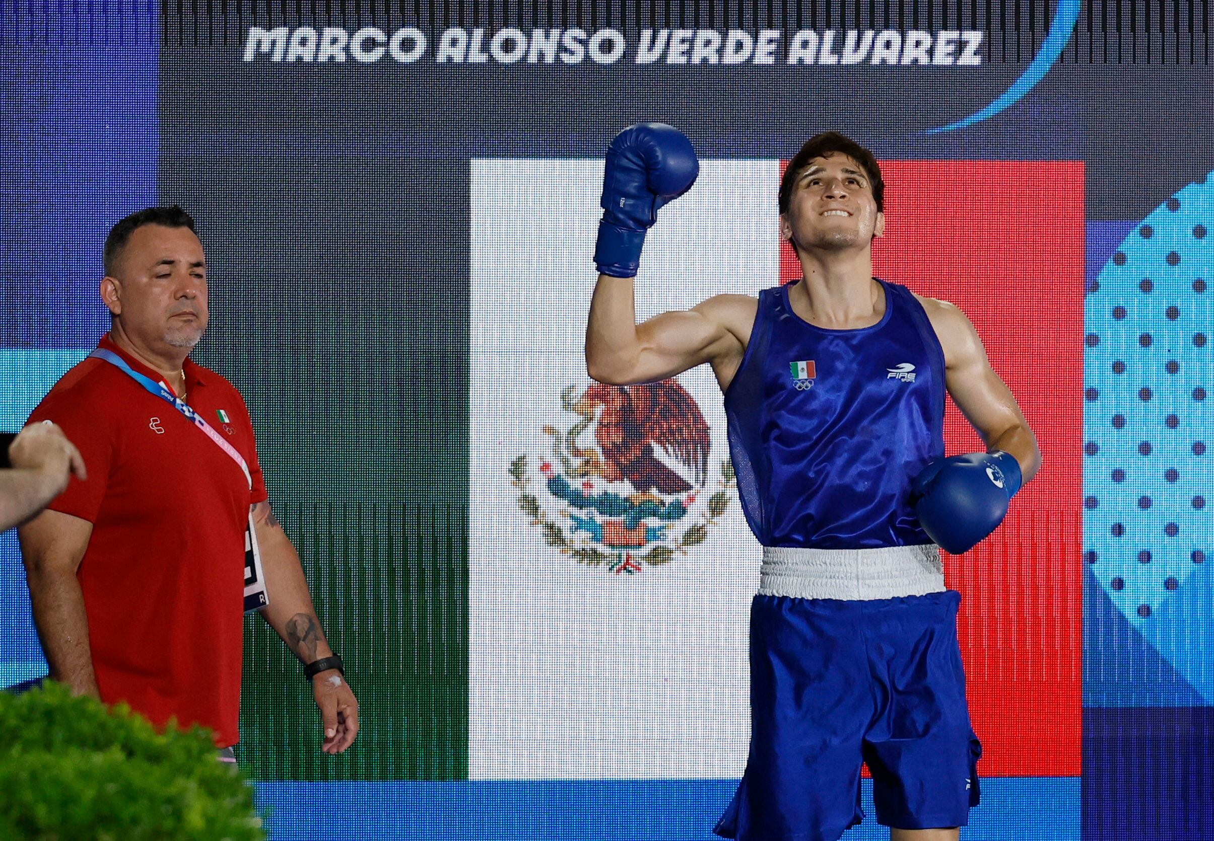 Paris 2024 Olympics - Boxing - Men's 71kg - Final - Roland-Garros Stadium, Paris, France - August 09, 2024. Marco Alonso Verde Alvarez of Mexico enters the arena. REUTERS/Peter Cziborra