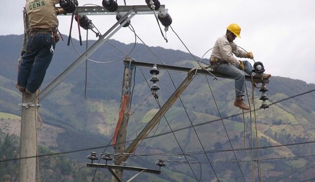 Gobierno colombiano implementa restricciones de exportación de energía a Ecuador para enfrentar crisis energética