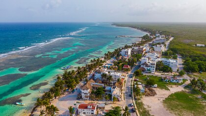 Mahahual, Bacalar y otros paraísos de Quintana Roo donde impactará el huracán Beryl 