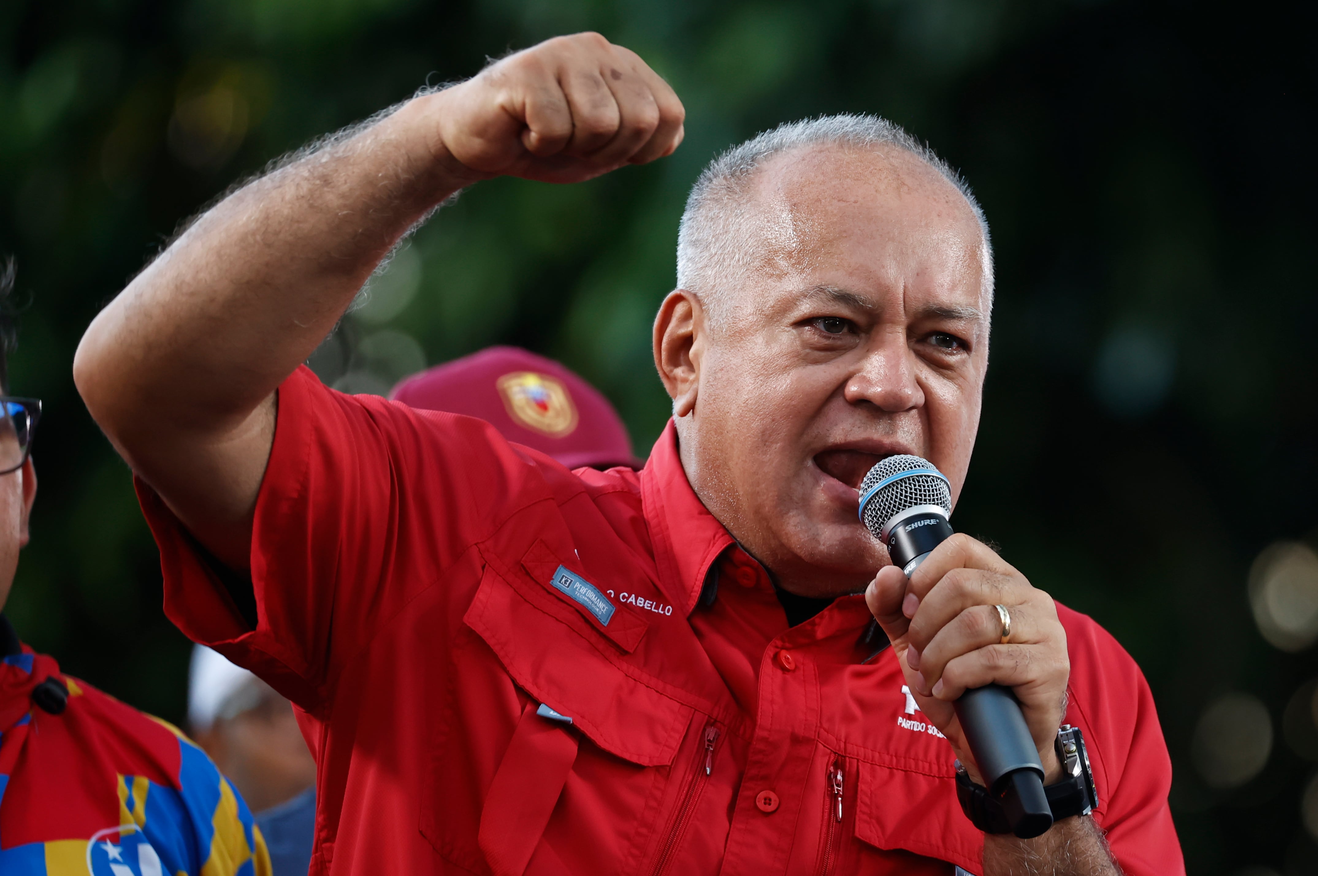 La emprendió contra el Senado colombiano Diosdado Cabello, el segundo del régimen en Venezuela