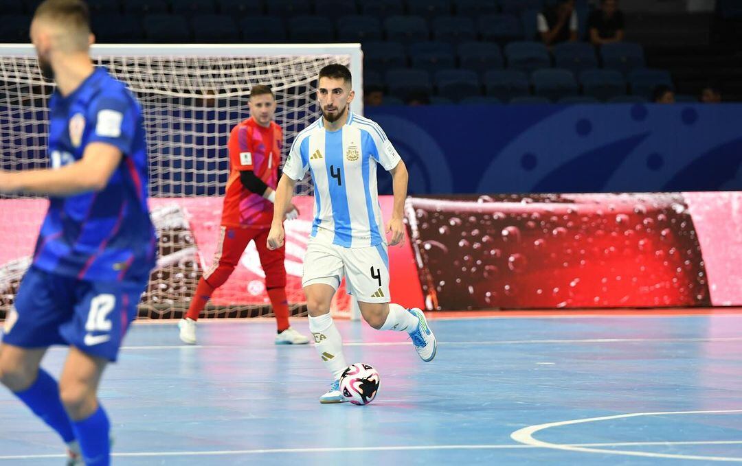 Lucas Bolo, integrante de la selección argentina de futsal y amante de Diego Armando Maradona (Instagram @lucasboloa)