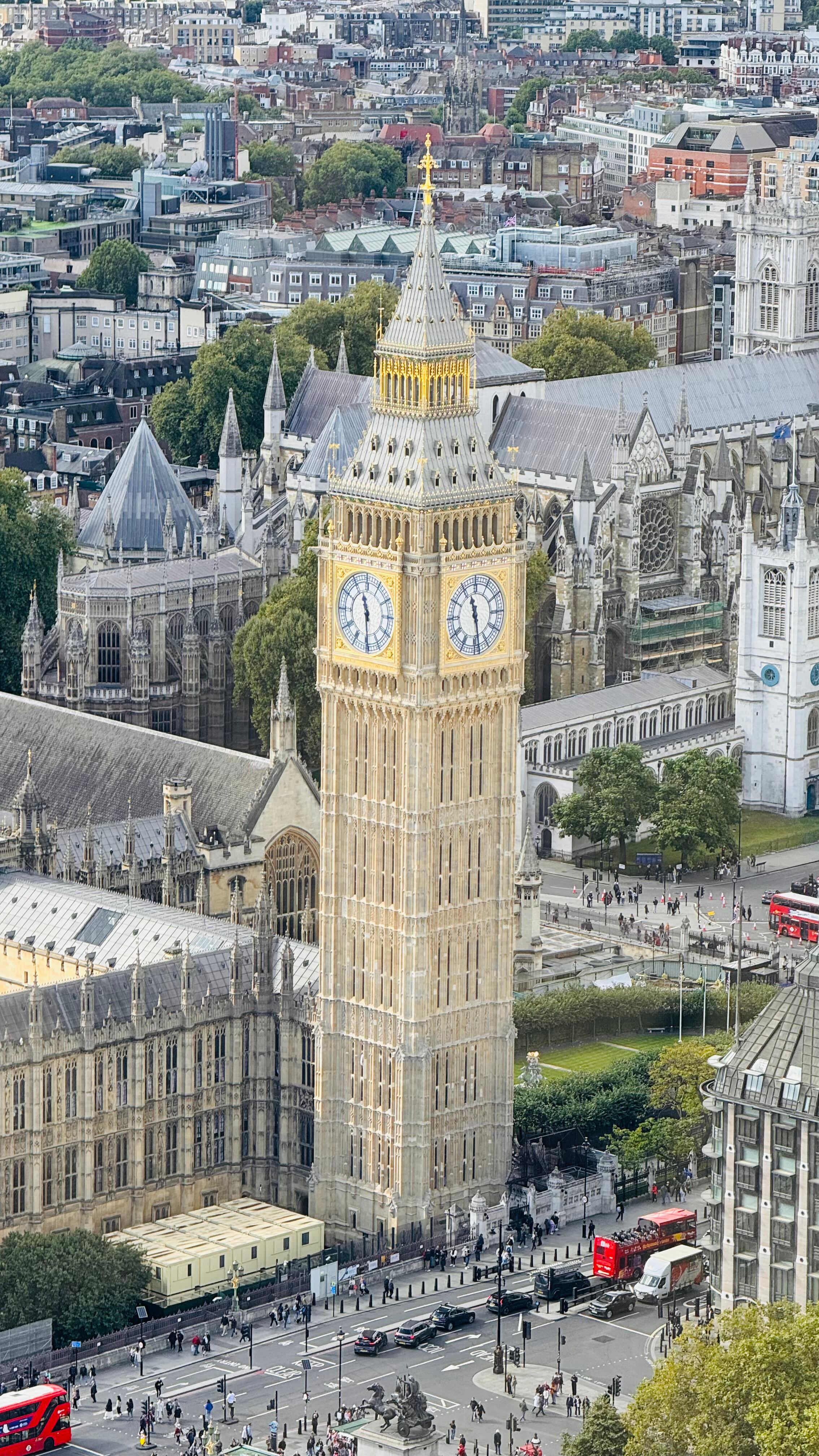 Lugares icónicos de Londres que no pueden faltar en tu visita. La capital del Reino Unido ofrece una rica mezcla de historia, cultura y modernidad. Desde el Tower of London hasta el palacio de Buckingham, un repaso por los rincones que definen esta ciudad única