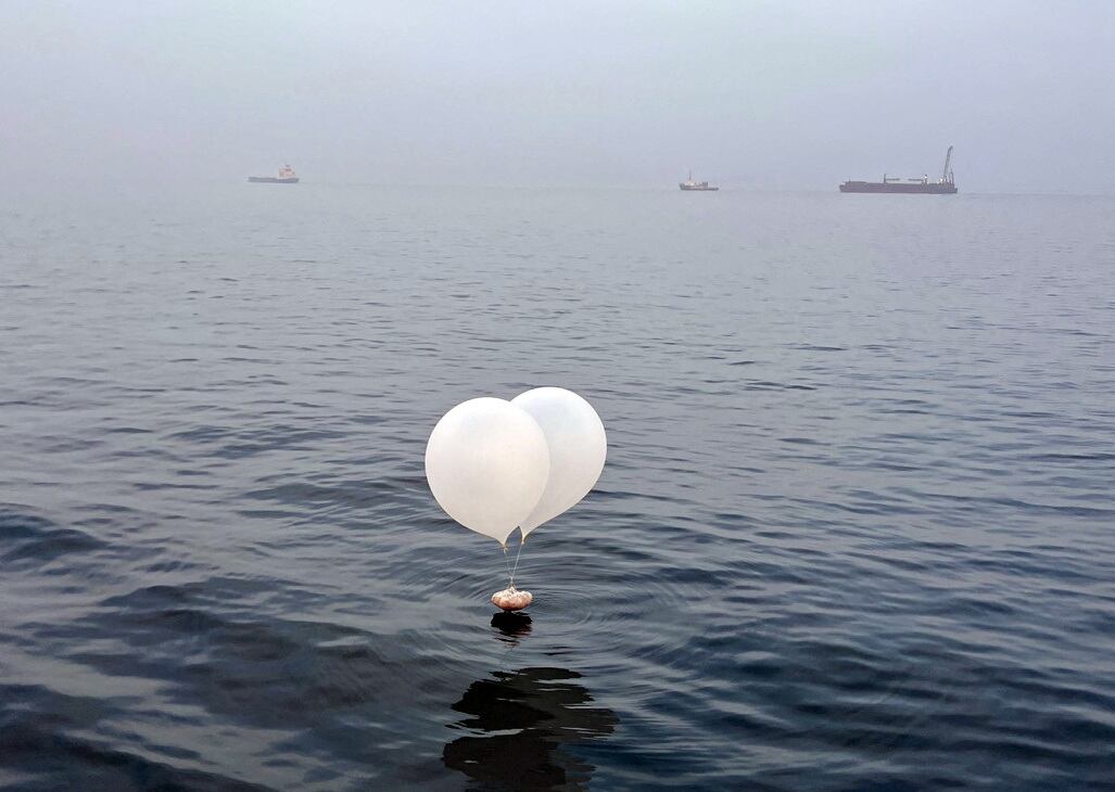 El régimen de Corea del Norte envió otros 350 globos con desechos al Sur (REUTERS/ARCHIVO)