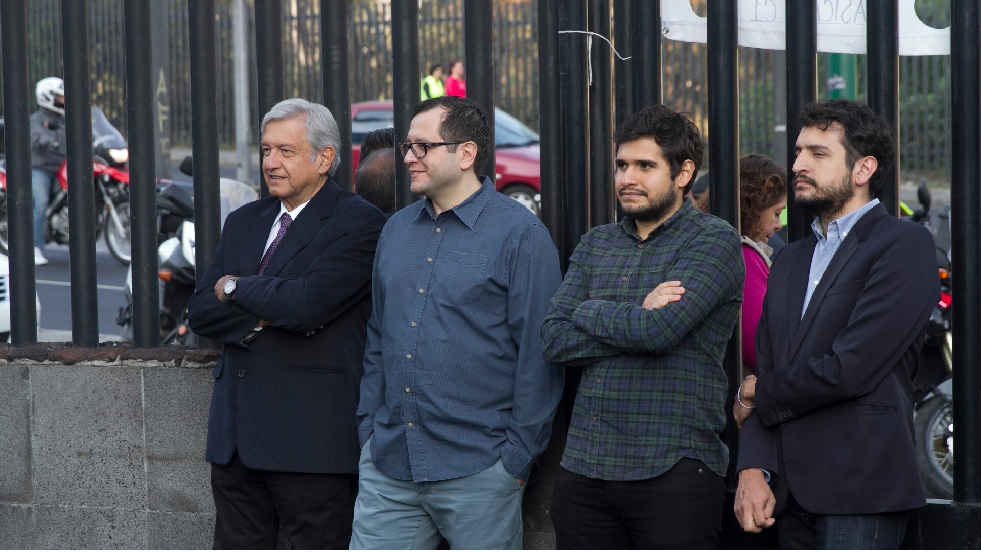 Ricardo Monreal defendió a José Ramón y Andrés Manuel López Beltrán ante las investigaciones periodísticas de las que fueron objeto.