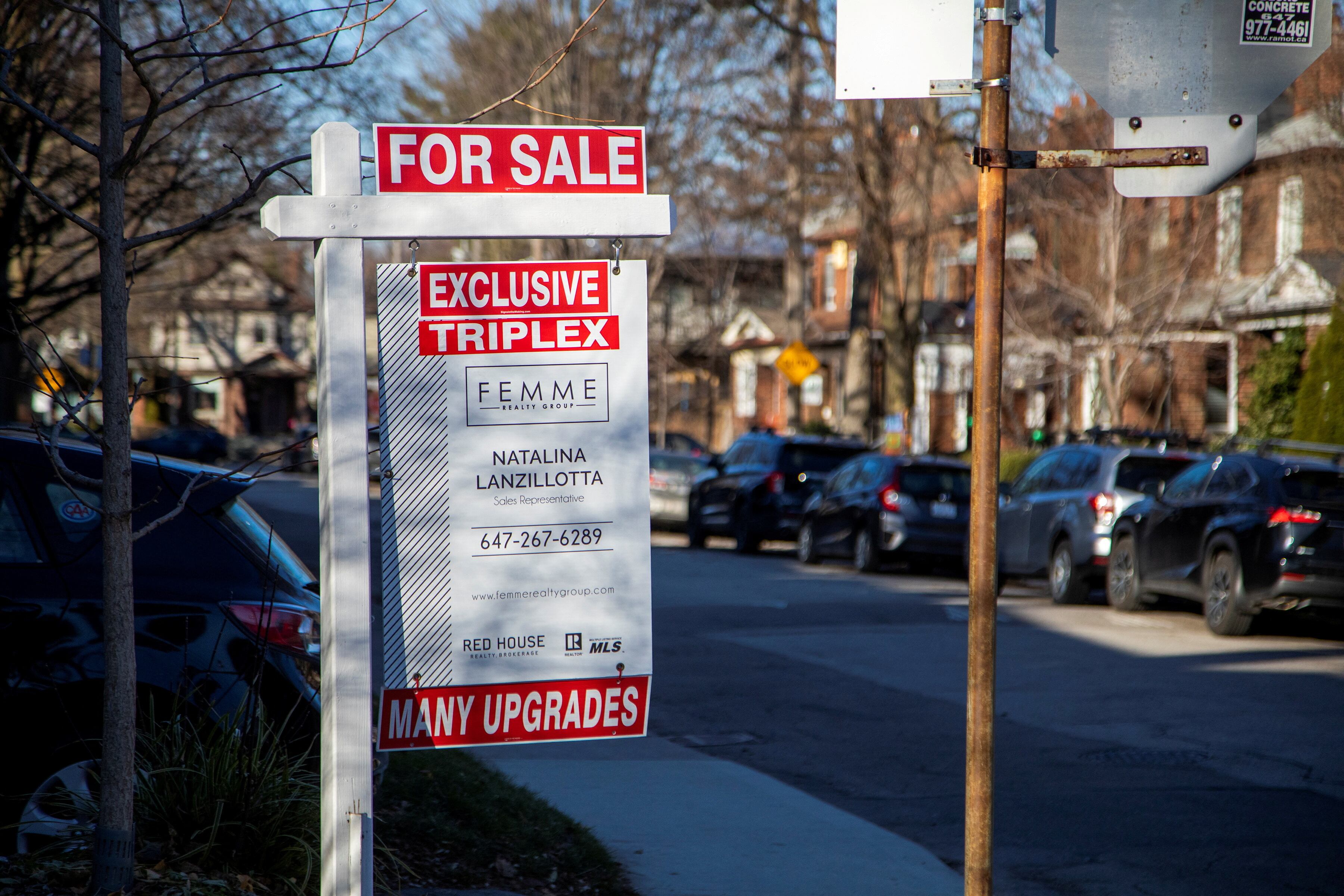 Un informe de Redfin revela que uno de cada cinco futuros compradores de vivienda en EEUU sacrificaría su seguridad física por una casa asequible. (REUTERS/Carlos Osorio)