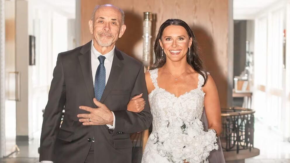 David Jones recorrió doce horas tras el huracán Helene para asistir a la boda de su hija. (Stellar Photography)