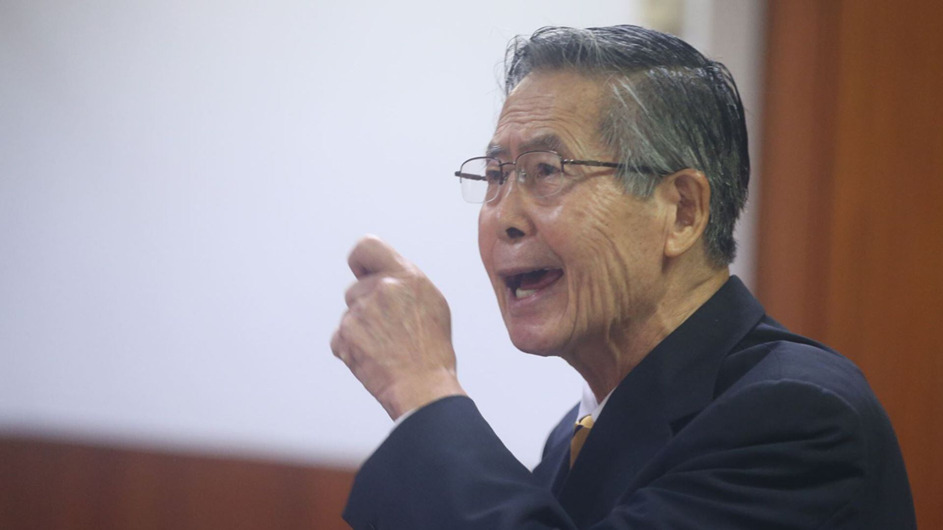 alberto fujimori sufre caída en su casa