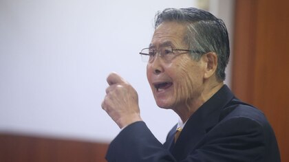 Alberto Fujimori continúa en cuidados intensivos después de una grave caída en su residencia
