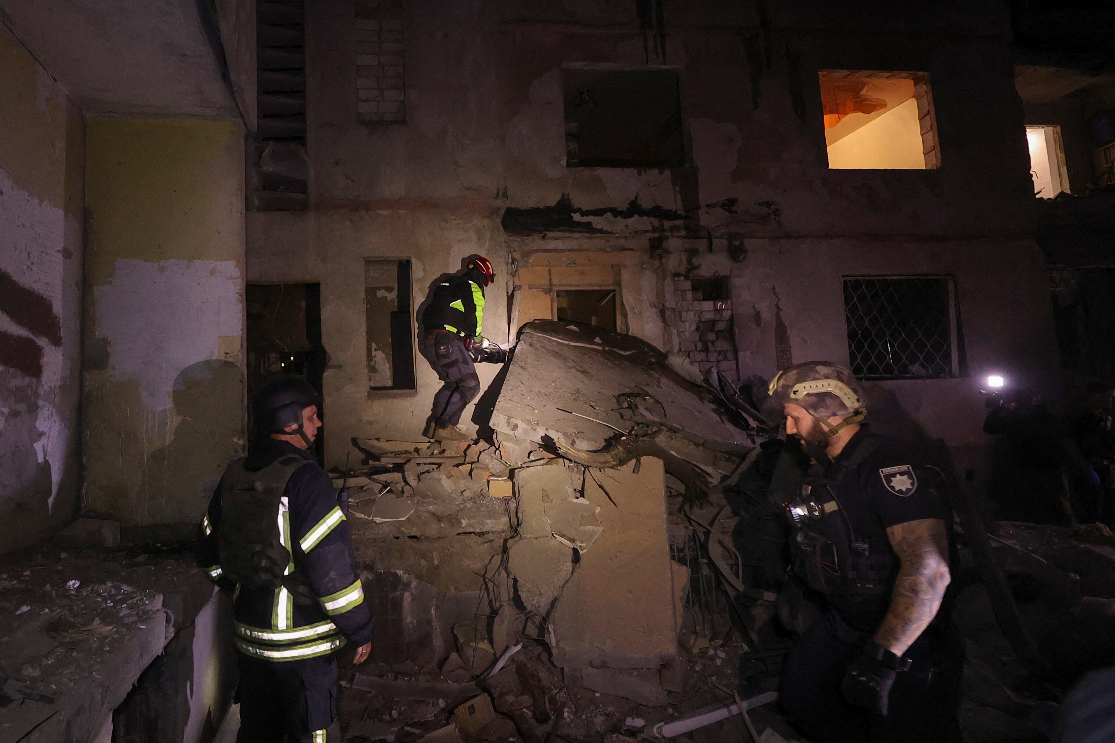 El edificio atacado quedó destruido (REUTERS/Vyacheslav Madiyevskyy)