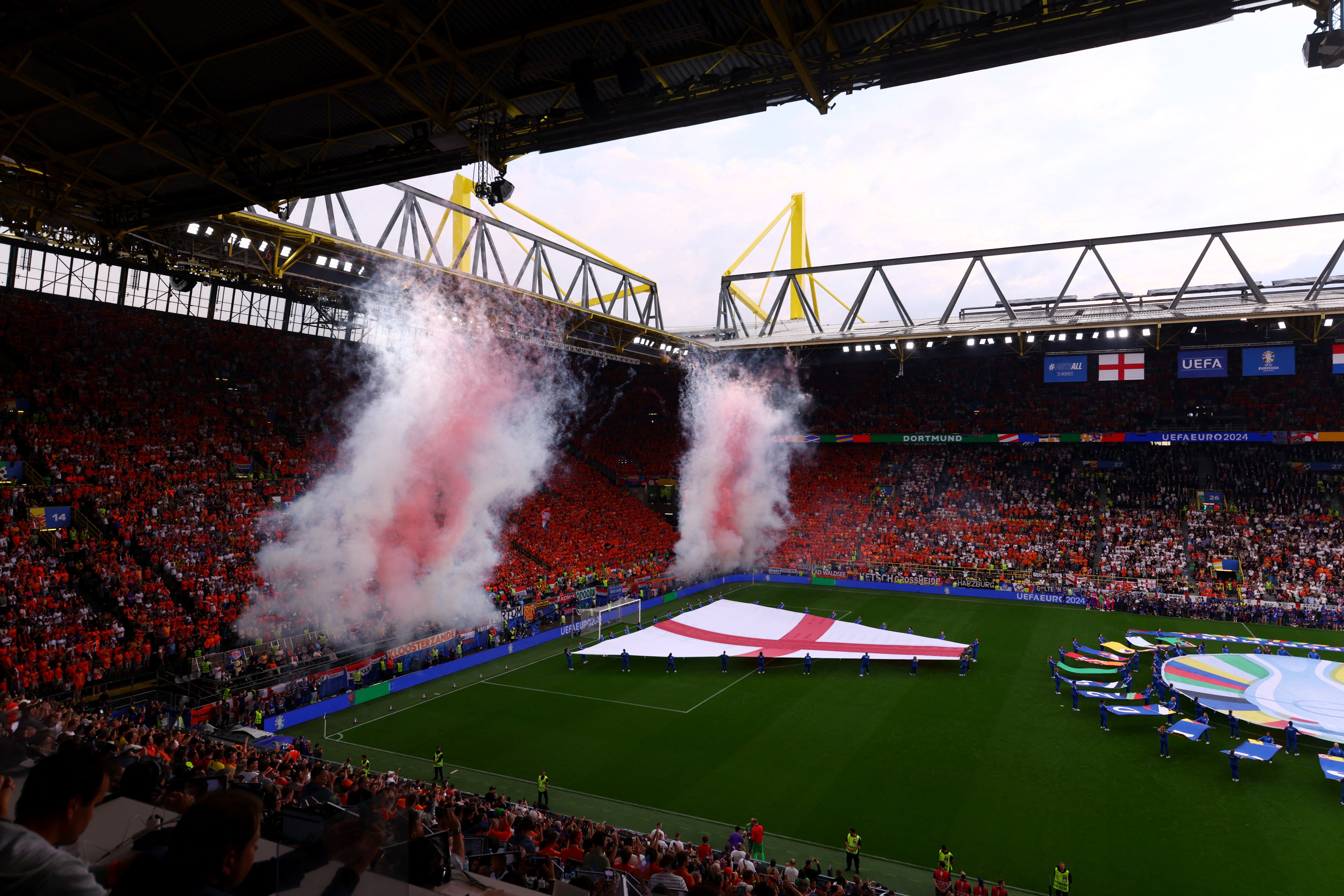 Así luce el BVB Stadium en Dortmund para la semifinal entre Inglaterra y Países Bajos (REUTERS/Thilo Schmuelgen)