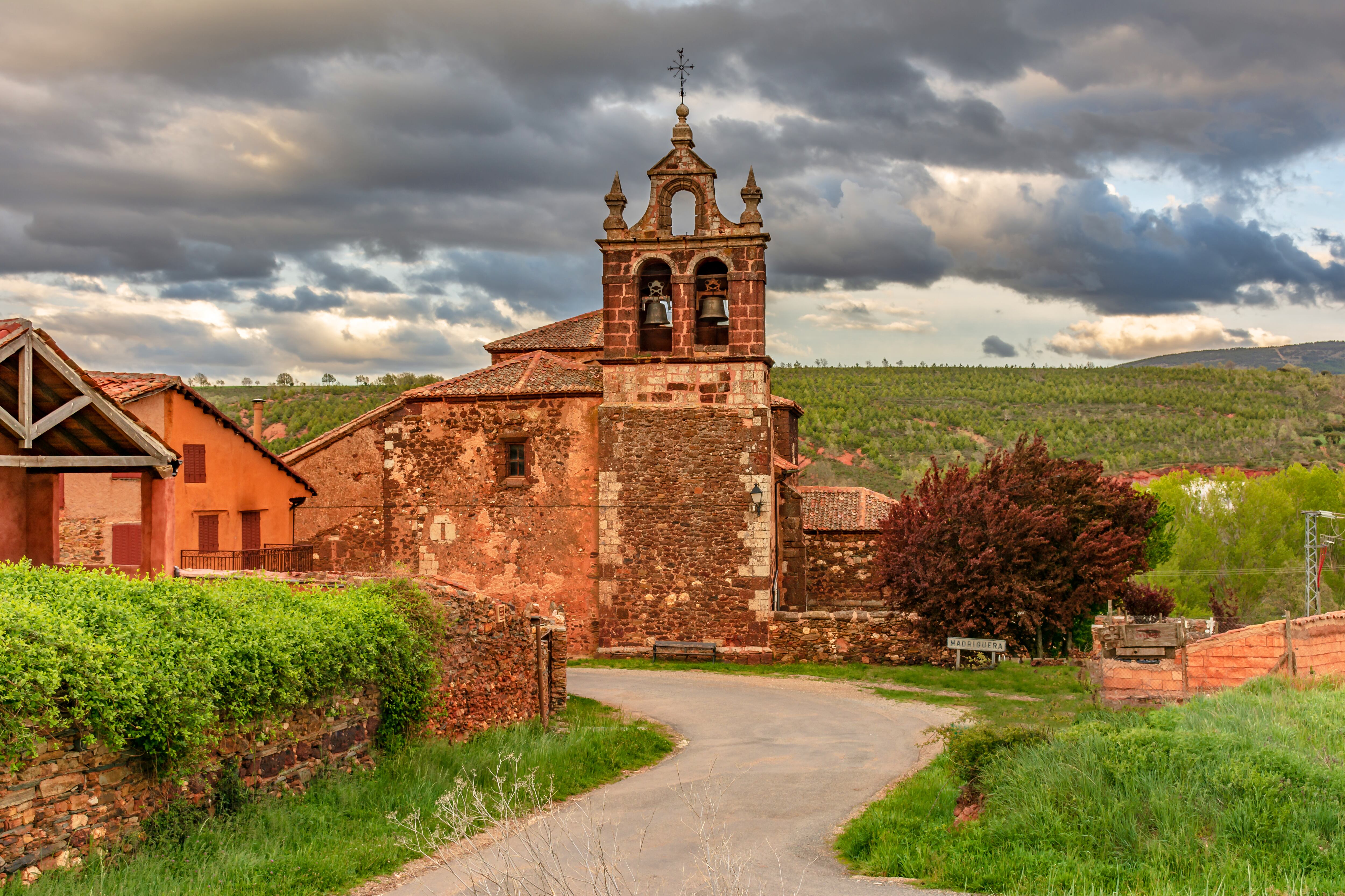 Iglesia de San Pedro de Madriguera, en Segovia. (Shutterstock)