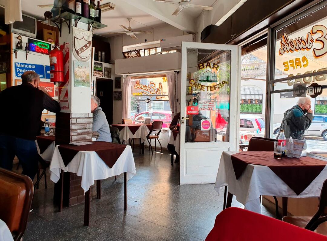 Cafetines de Buenos Aires. Bar La Escuela